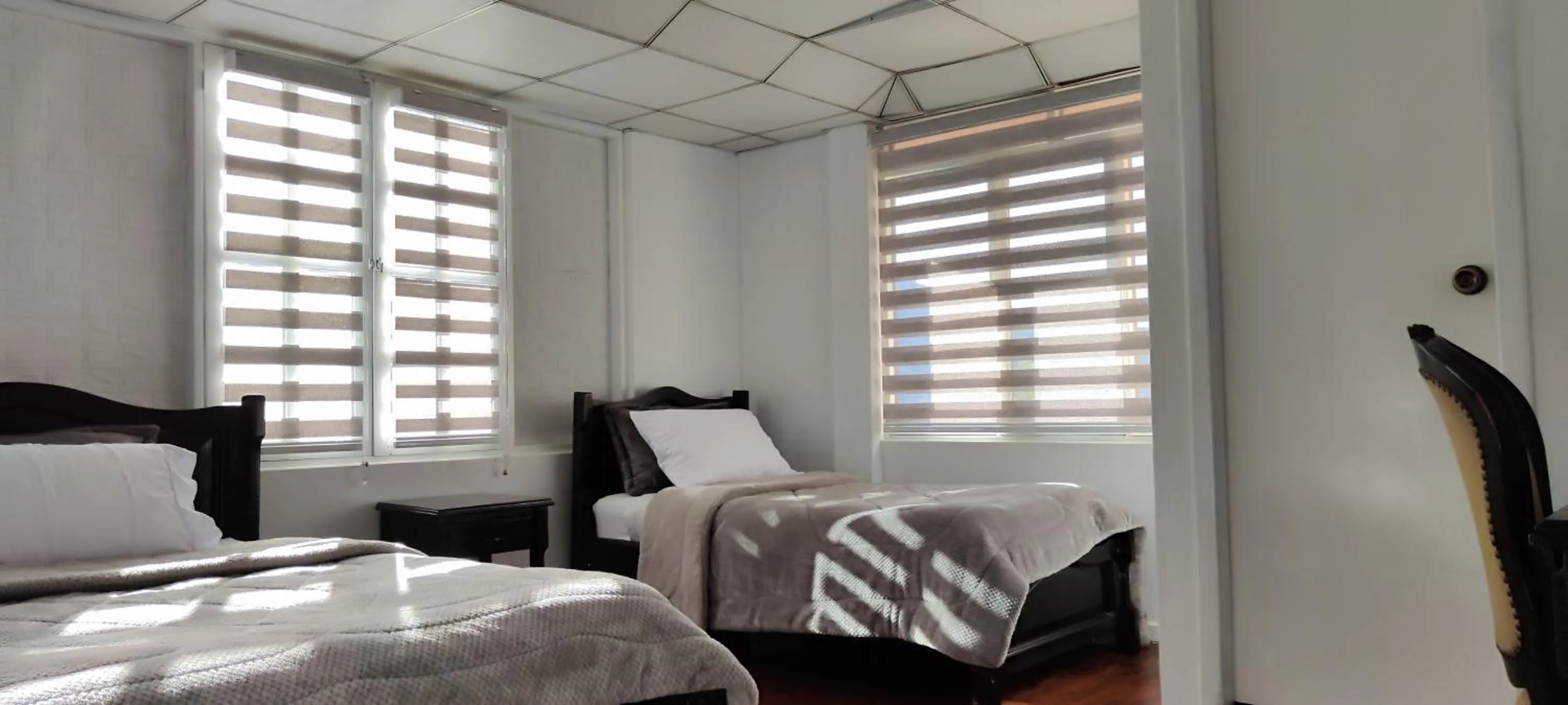 Twin Room in Hotel Muros Quito