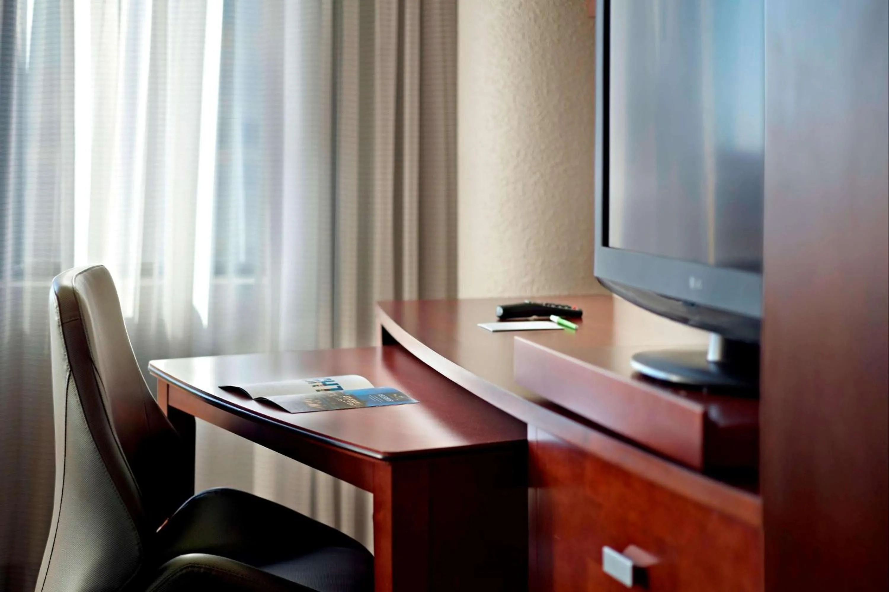 Guestroom Two Queens in Sonesta Select Atlanta Cumberland Galleria Ballpark