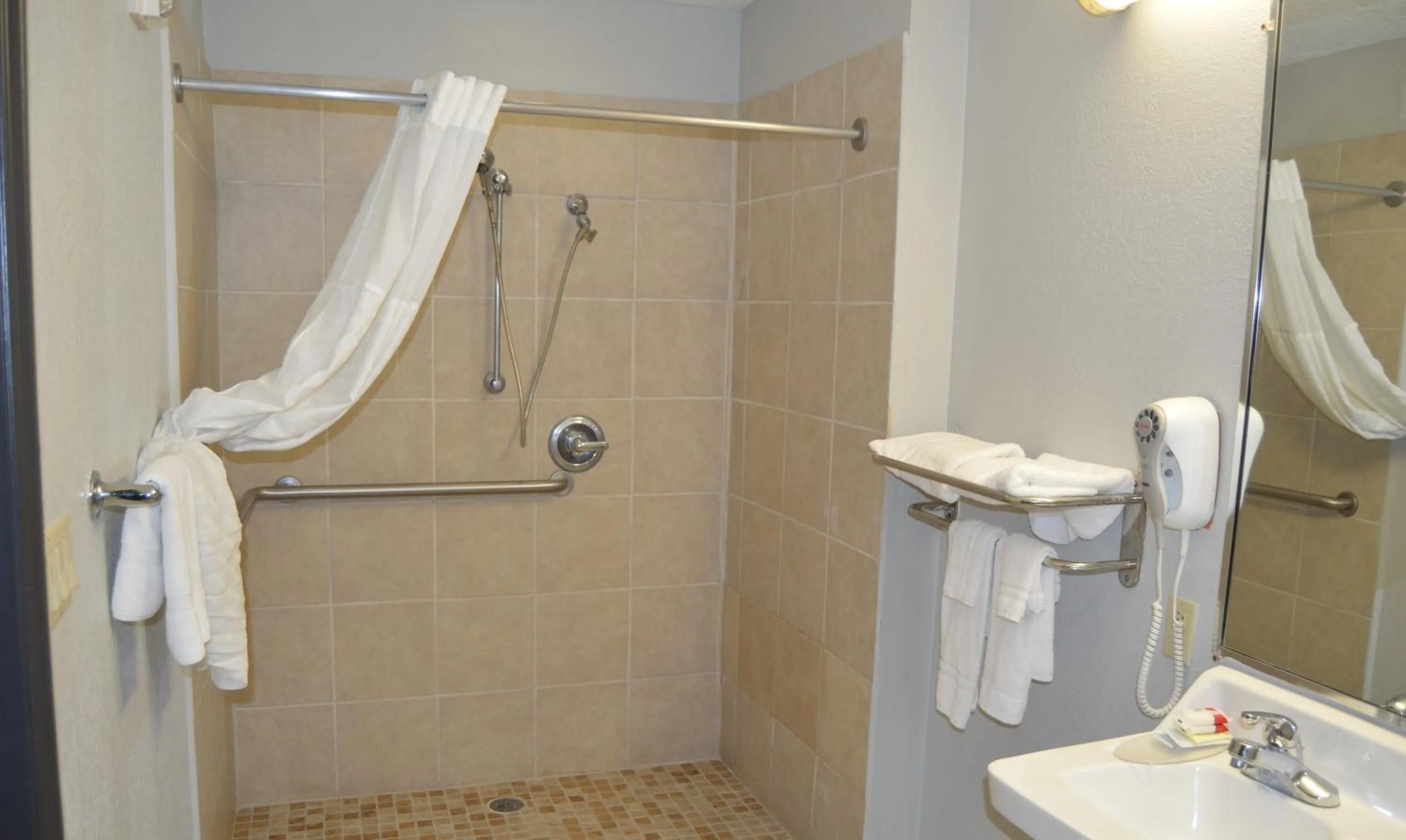 Queen Beds and 1 King Bed, Two-Bedroom Family Suite, Kitchen, Non-Smoking in Days Inn & Suites by Wyndham Winnie