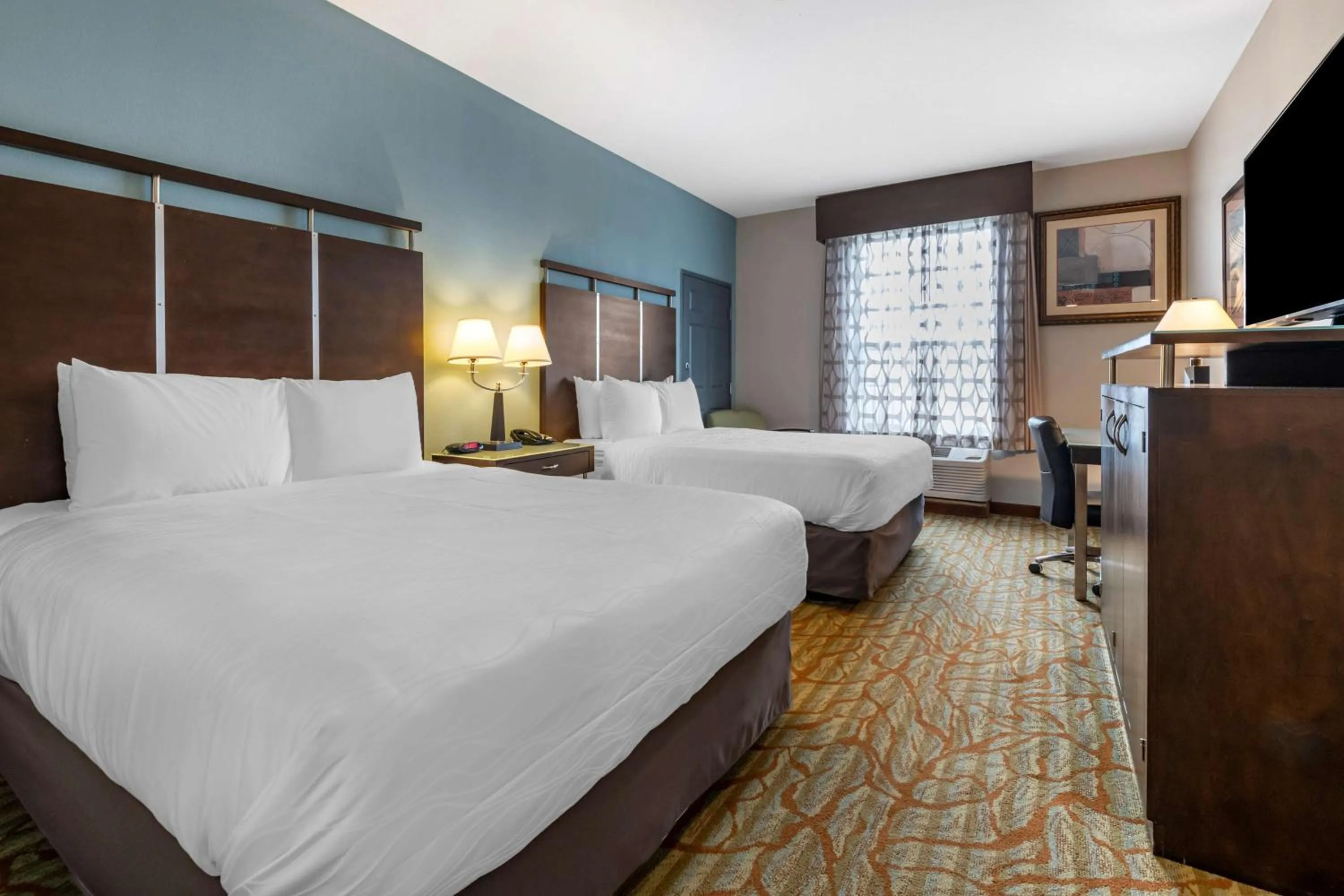 Queen Room with Two Queen Beds - Non-Smoking in Best Western Plus Bradenton Gateway Hotel