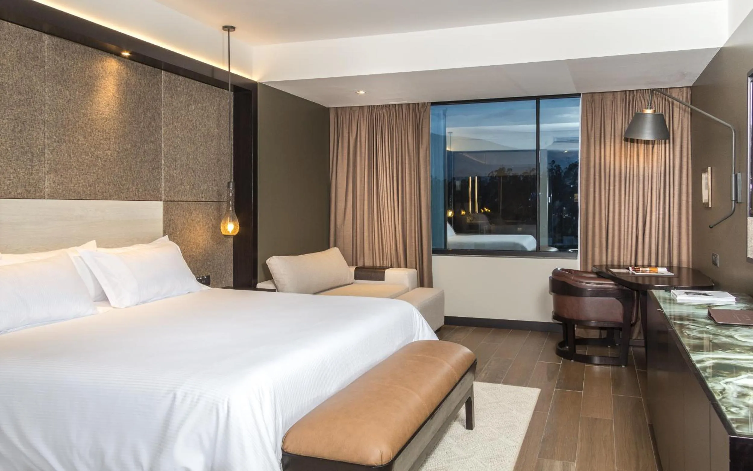 King Room in Eb Hotel By Eurobuilding Quito Airport