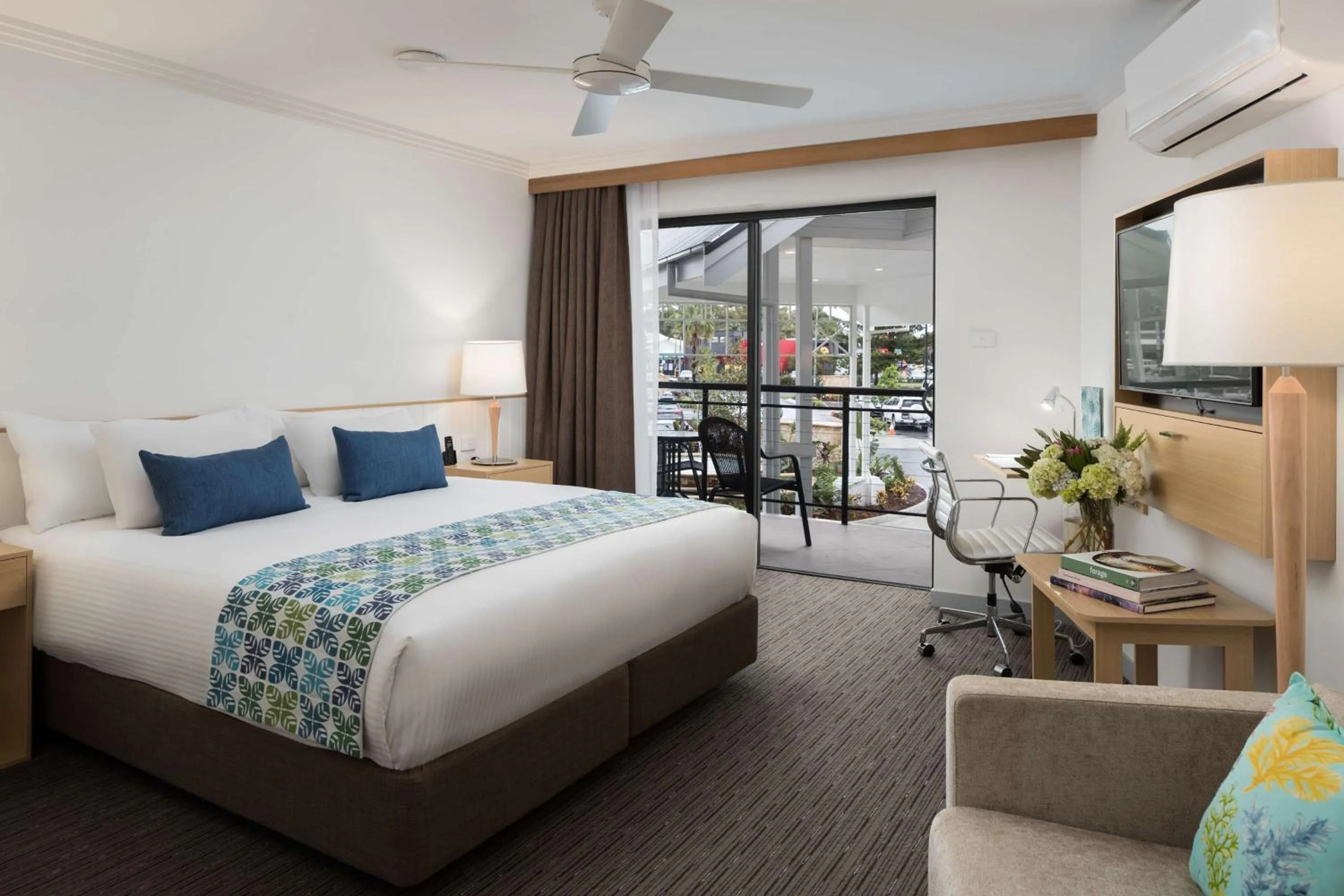Superior King Room in Sails Port Macquarie by Rydges