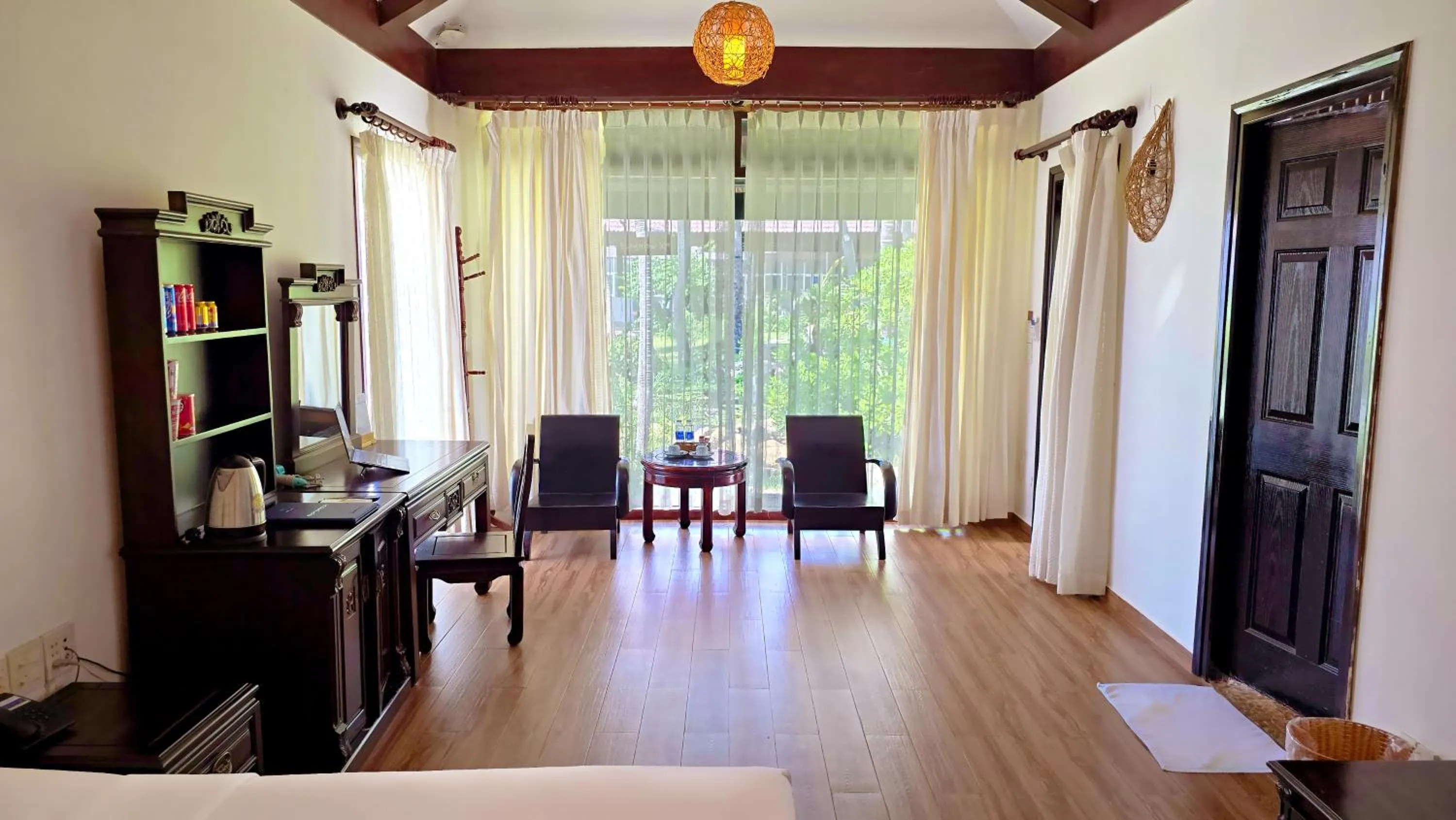 Deluxe Bungalow with Garden View in Silver Beach Resort Ke Ga