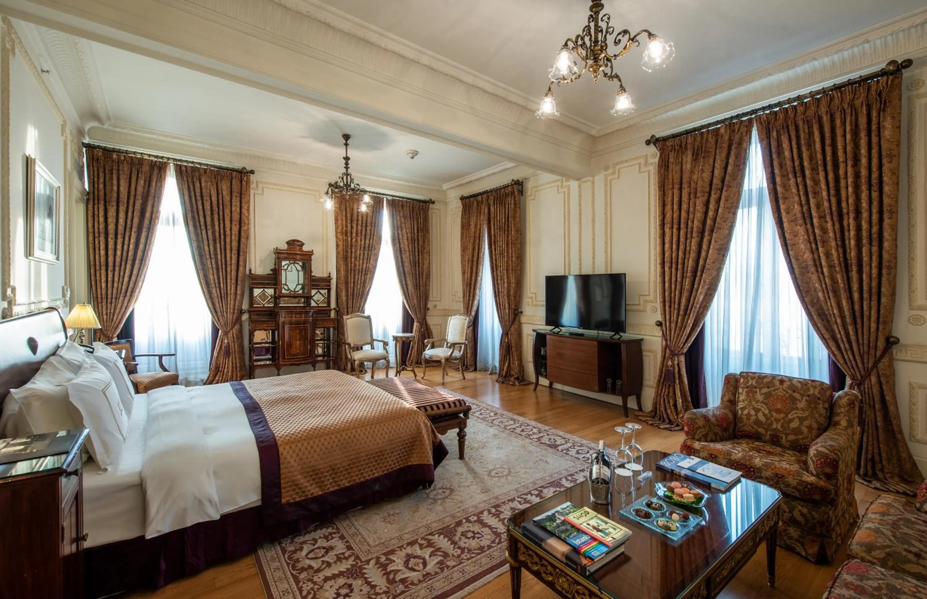 Senior Suite in Pera Palace Hotel