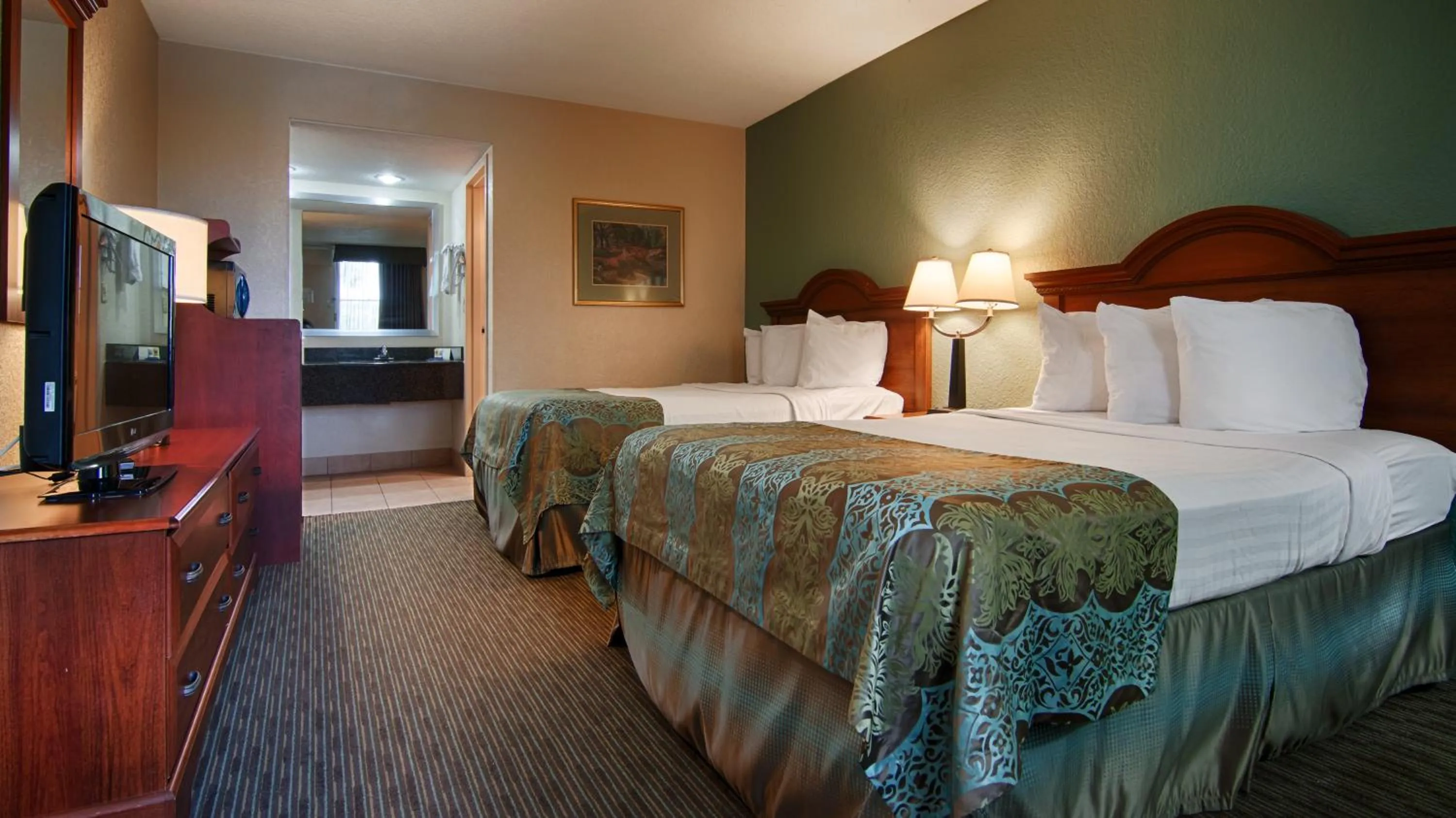 2 Double Beds, Mobility/Hearing Impaired Accessible Room, Bathtub w/Grab Bars, Non-Smoking in Baymont by Wyndham Sarasota