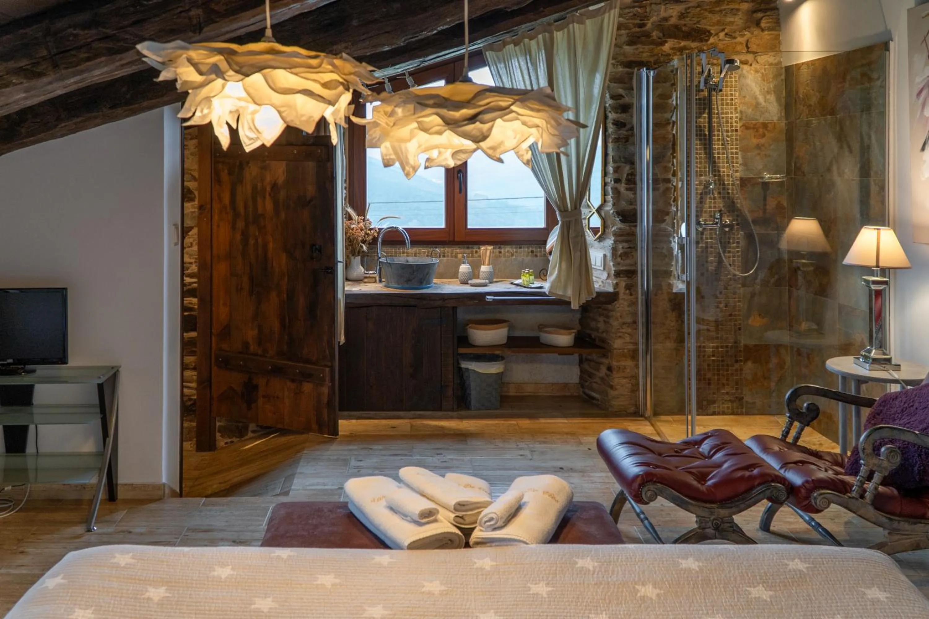 Deluxe Room with Mountain View in Complejo Rural Lar de Vies