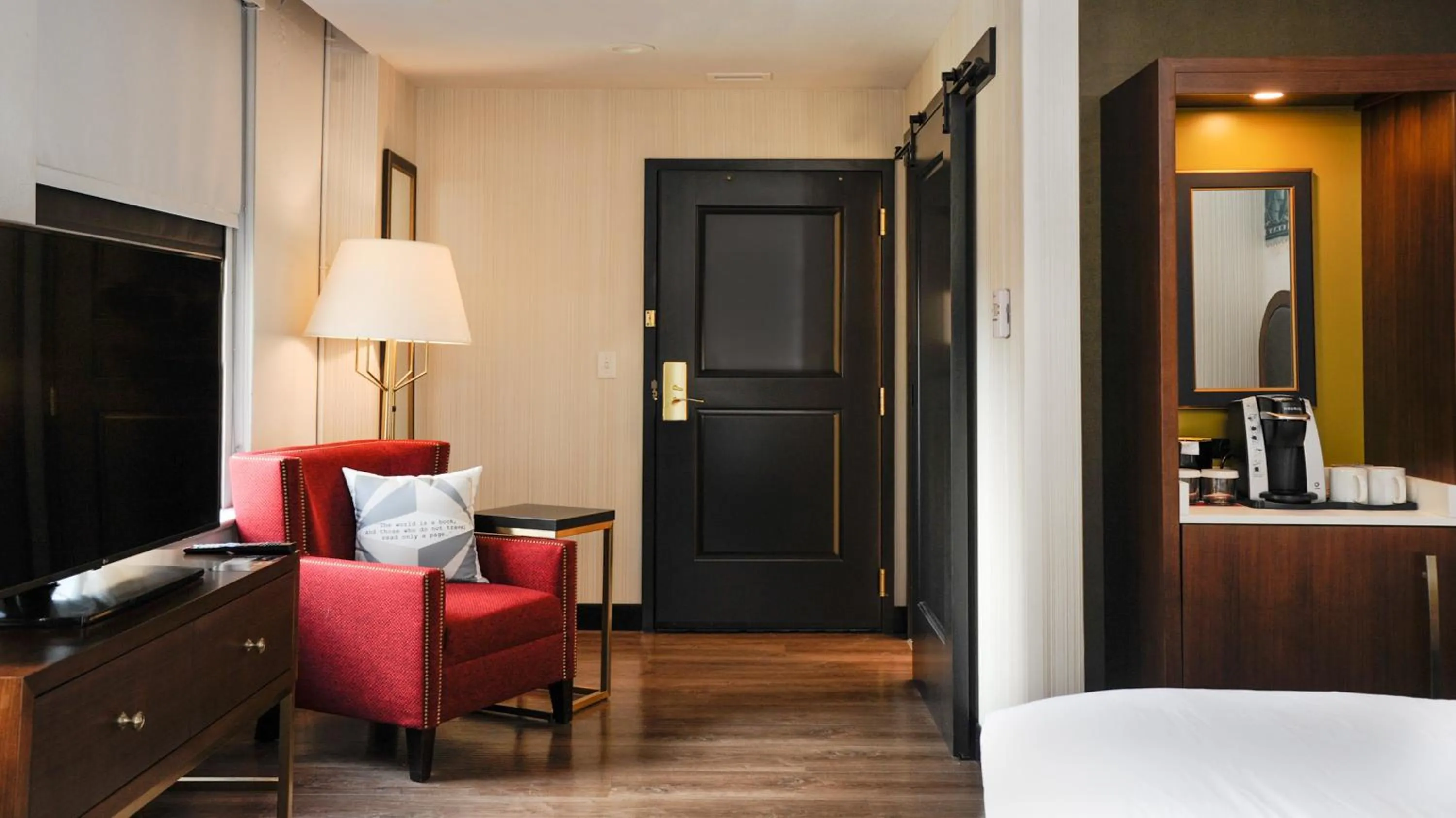 Standard King Room in Hotel Indigo - Kansas City Downtown by IHG