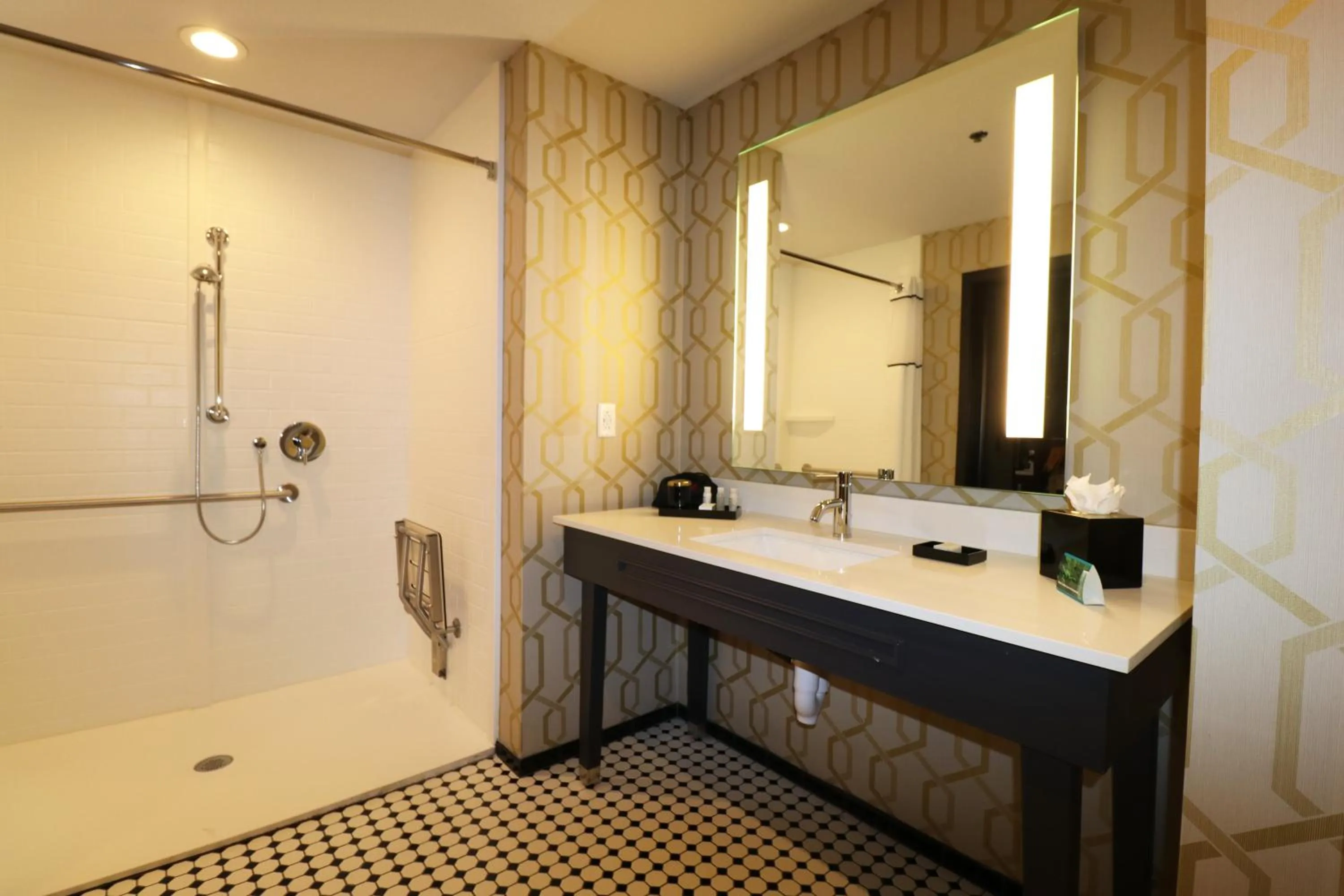 King Room with Roll in Shower - Hearing Accessible/Non-Smoking  in Hotel Indigo - Kansas City Downtown by IHG