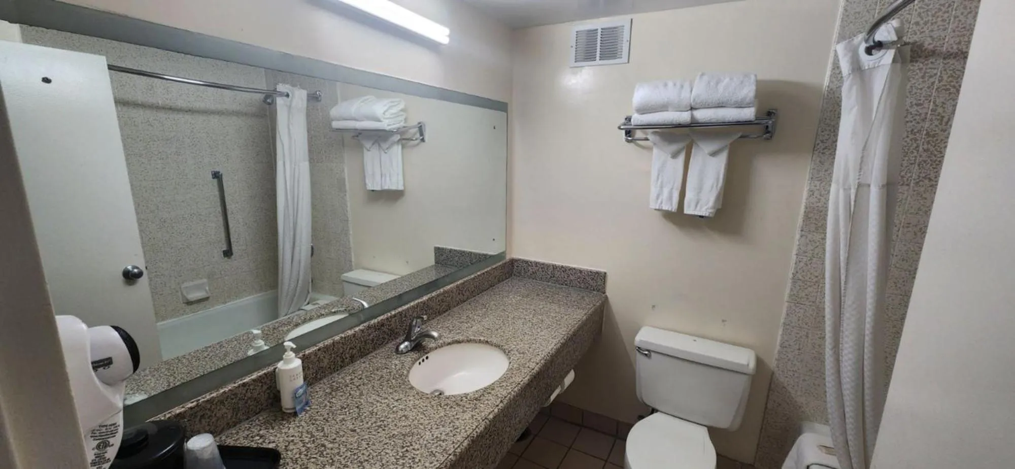 Studio Suite with Two Double Beds, Non-Smoking in Howard Johnson by Wyndham Fullerton/Anaheim Conference Cntr