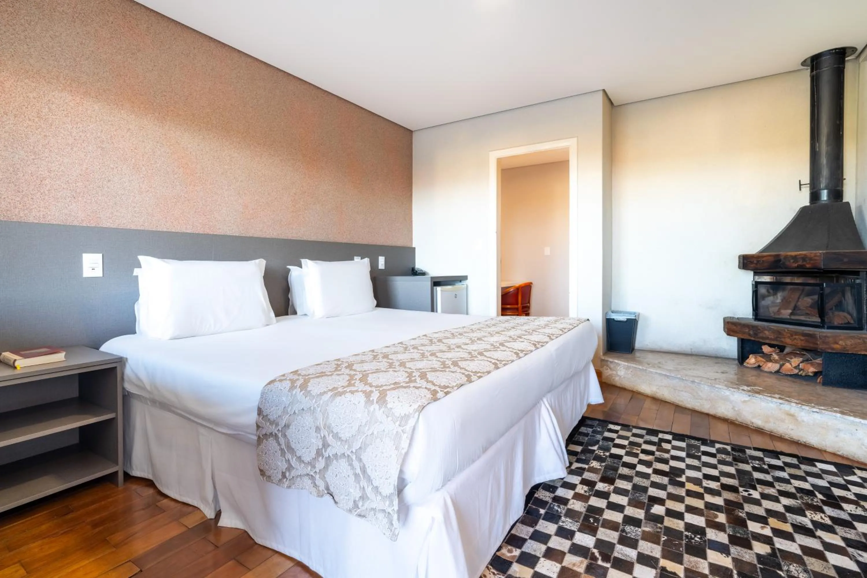 External Standard Double Room in Chris Park Hotel