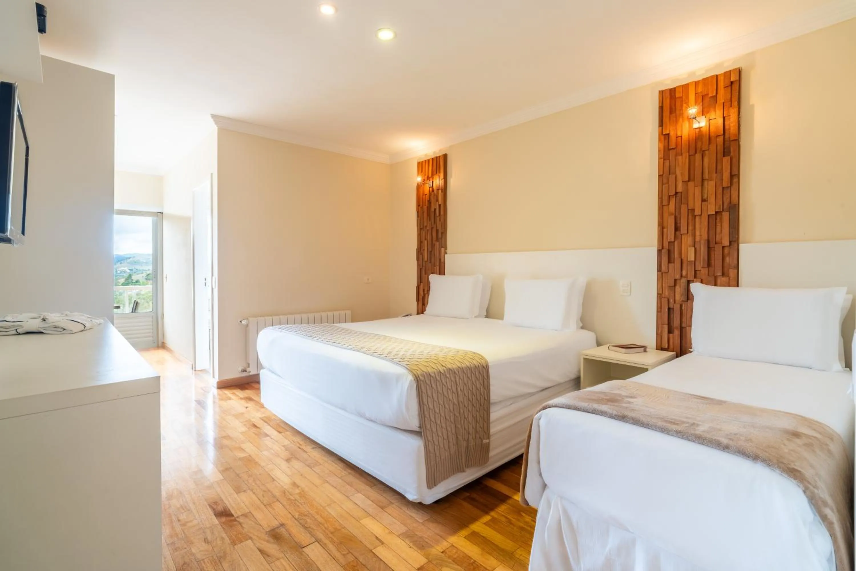 External Standard Apartment with Spa Bath in Chris Park Hotel