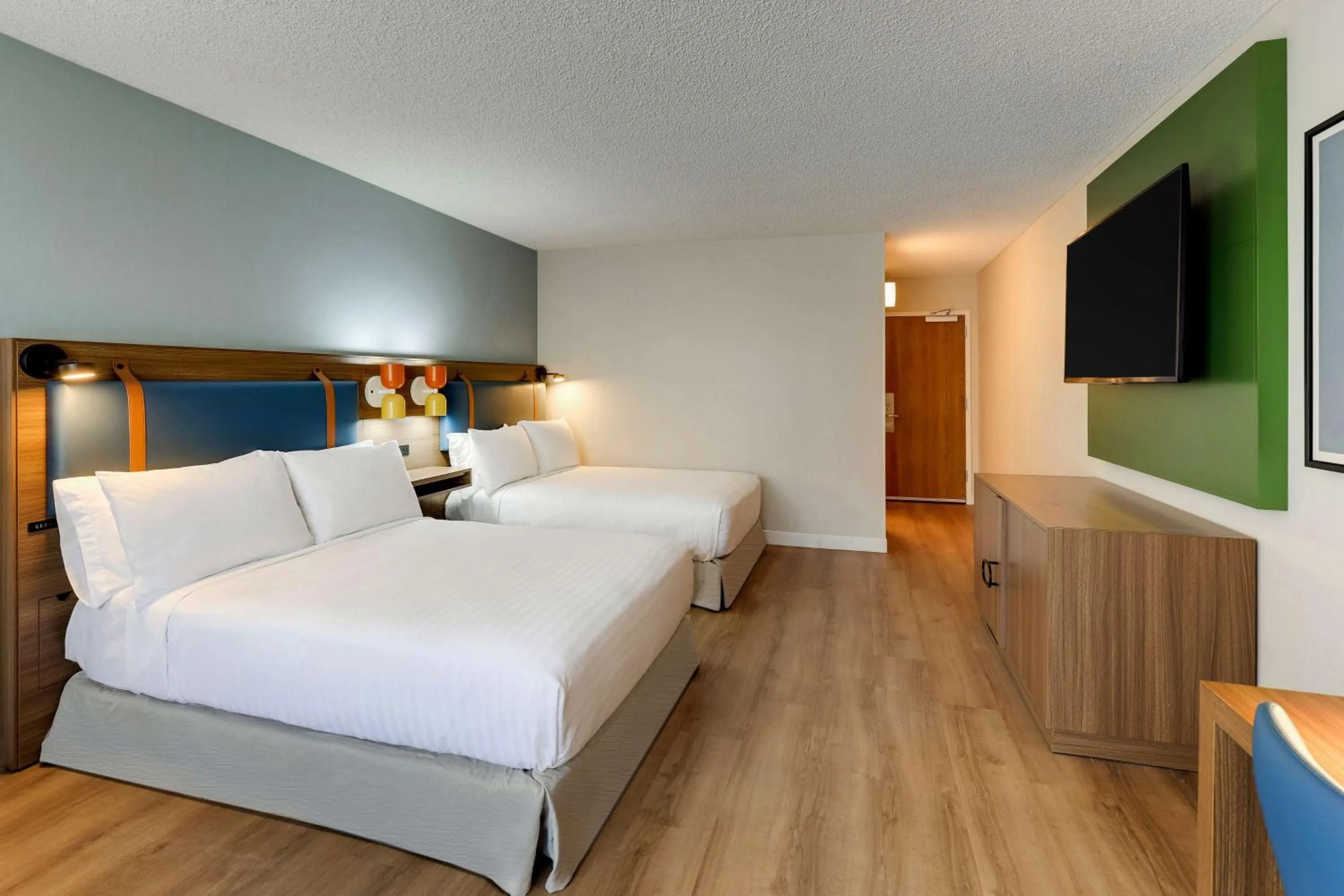 Mobility/Hearing Accessible Guestroom Two Doubles Tub in Sonesta Select Scottsdale at Mayo Clinic Campus