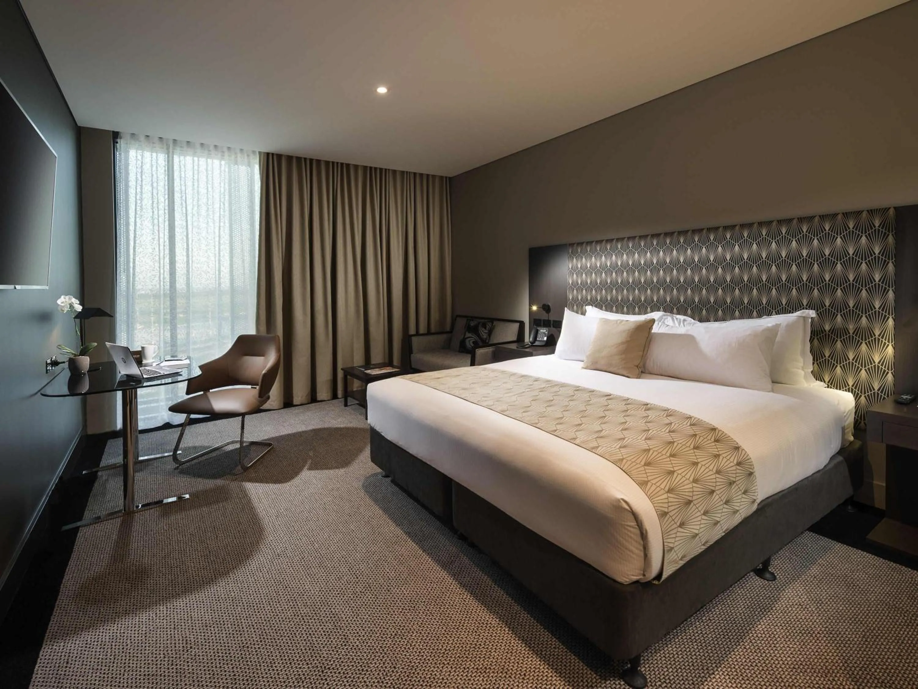 Superior Room with One King Bed in Pullman Brisbane Airport