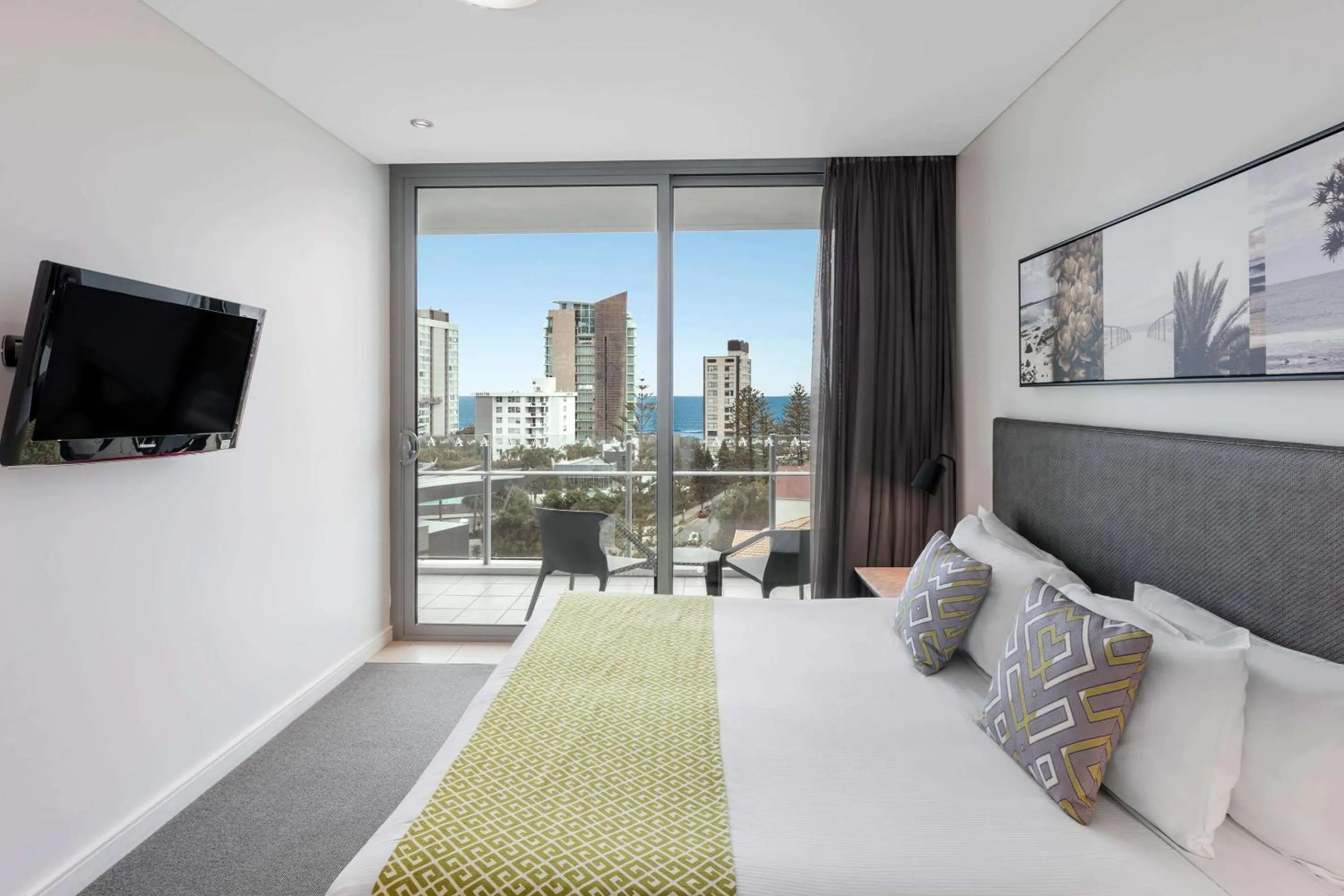 Two-Bedroom Apartment with Ocean View in Wyndham Resort Surfers Paradise