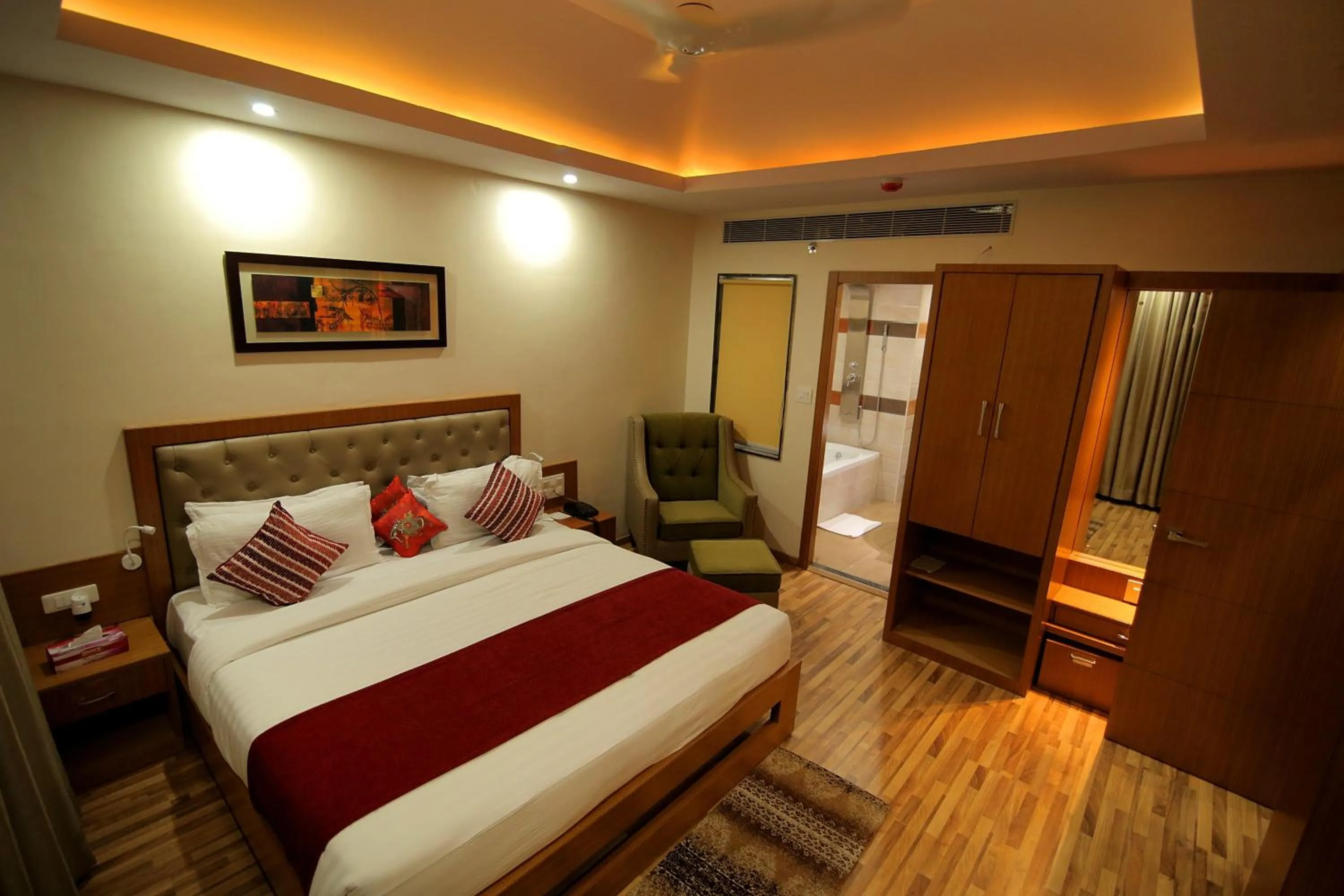 Suite in Hotel Hampi International