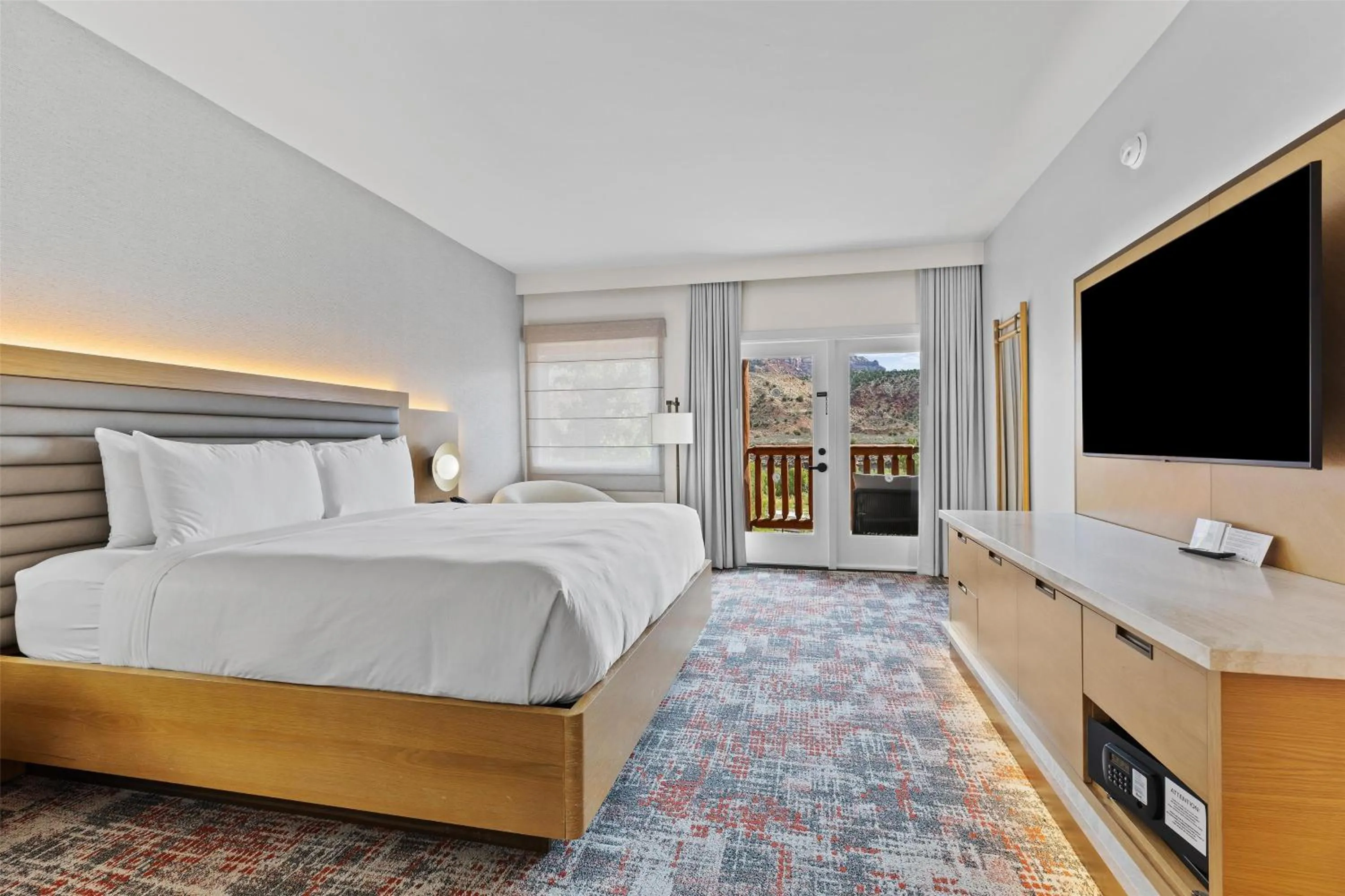 One-Bedroom King Suite in Hotel De Novo Springdale, Tapestry Collection by Hilton