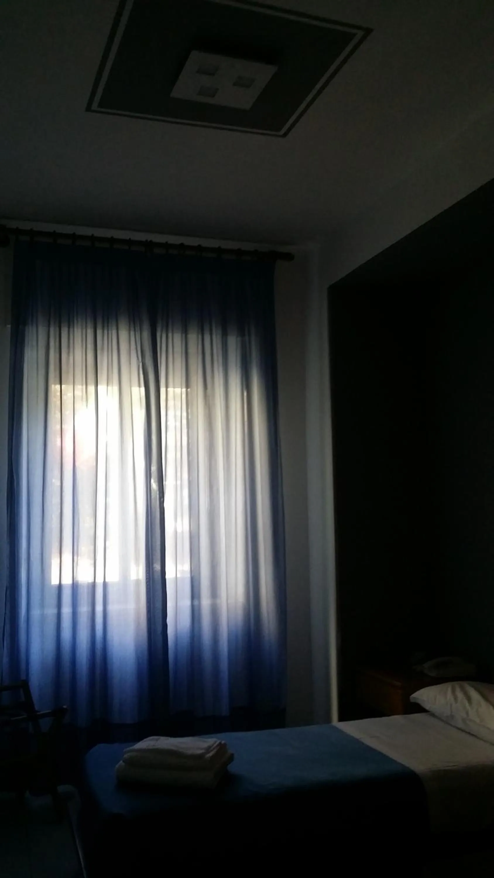 Single Room in Flying Hotel