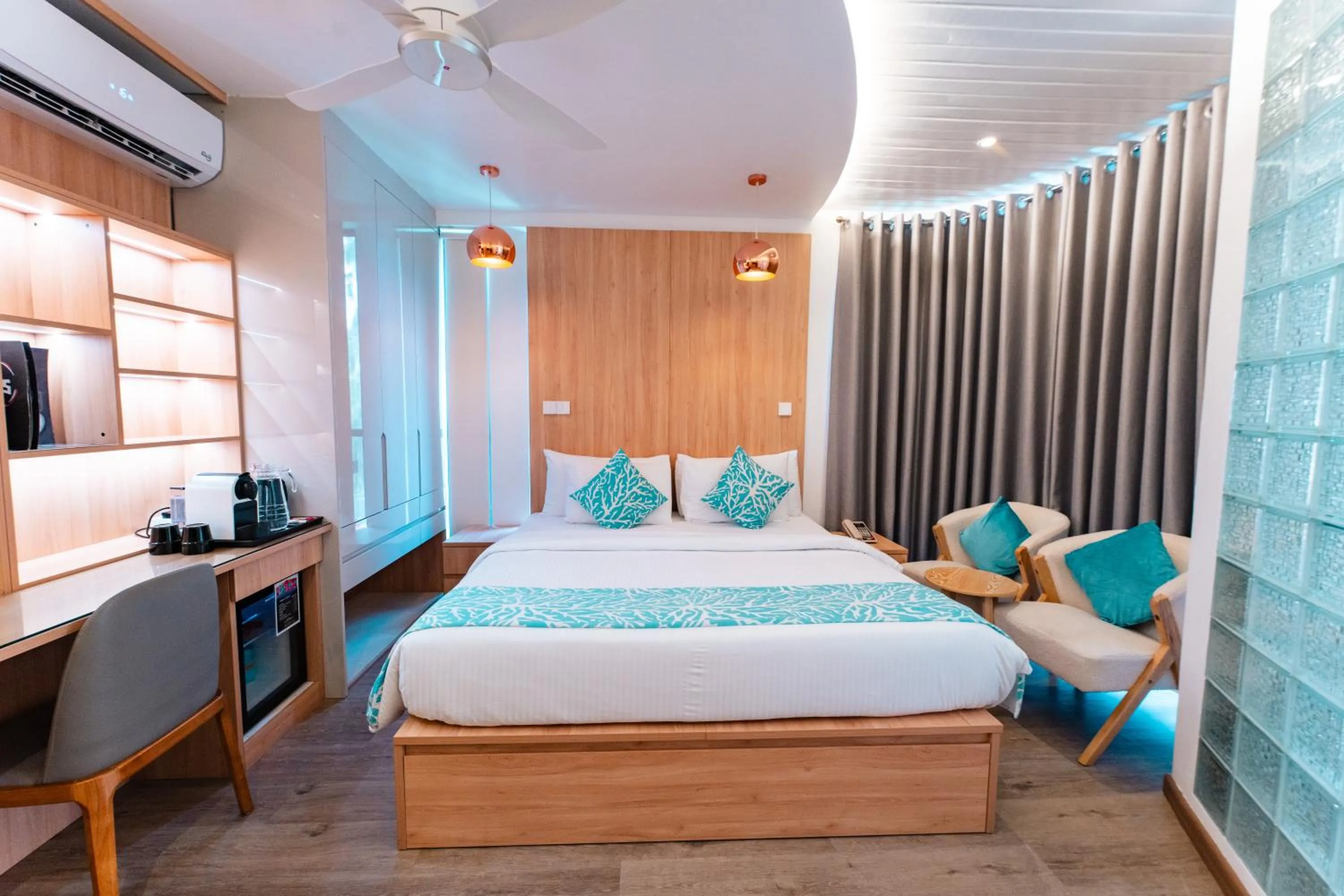 Superior Deluxe Room in Hotel Star Shell