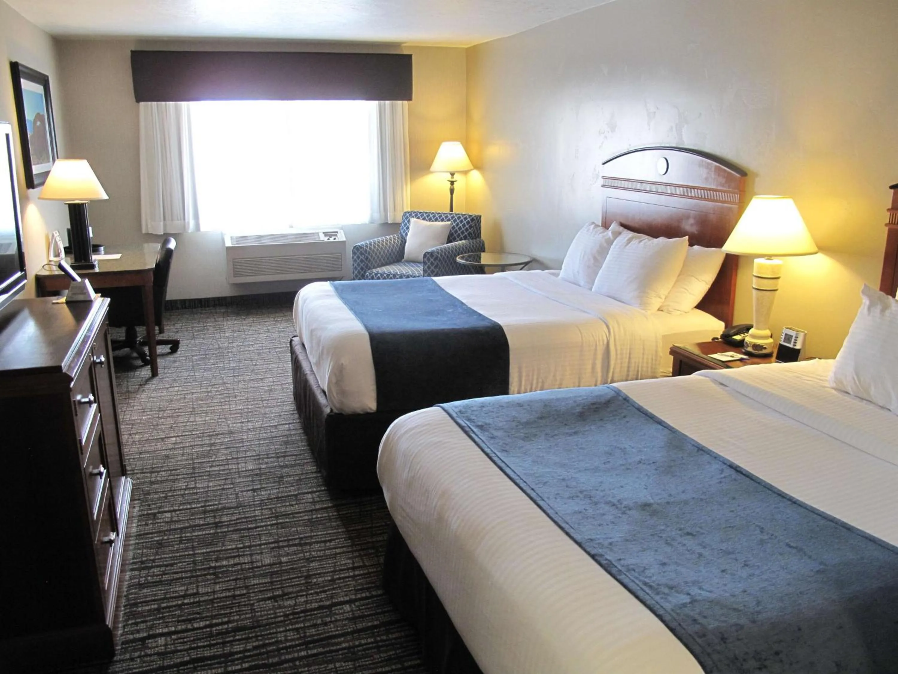 Large Queen Room with Two Queen Beds in Best Western Timpanogos Inn