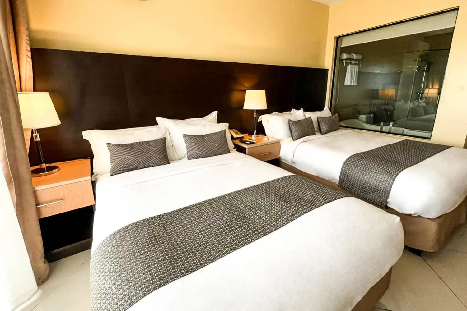 Deluxe Room in The Lake Hotel Tagaytay