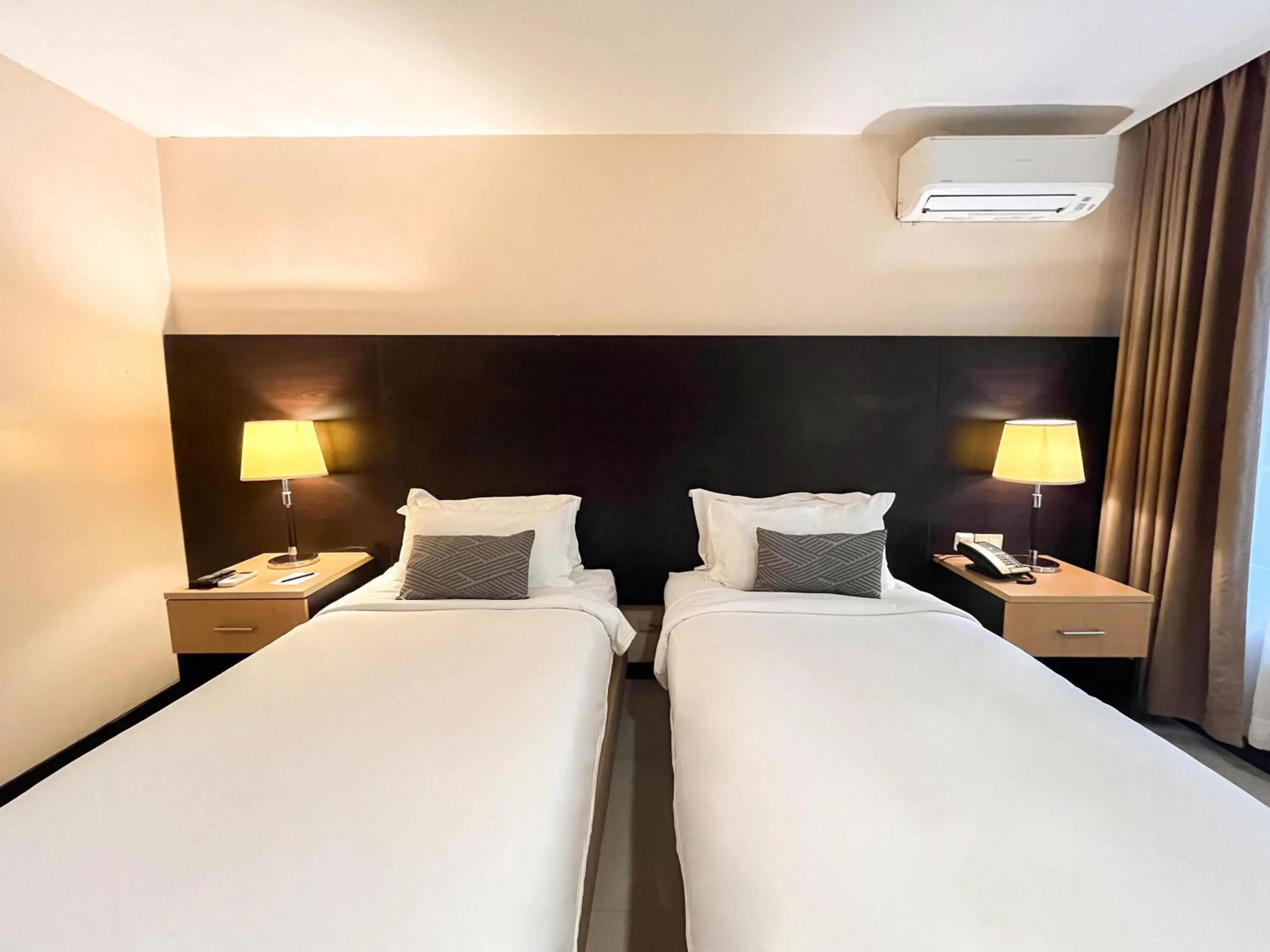 Standard Room in The Lake Hotel Tagaytay