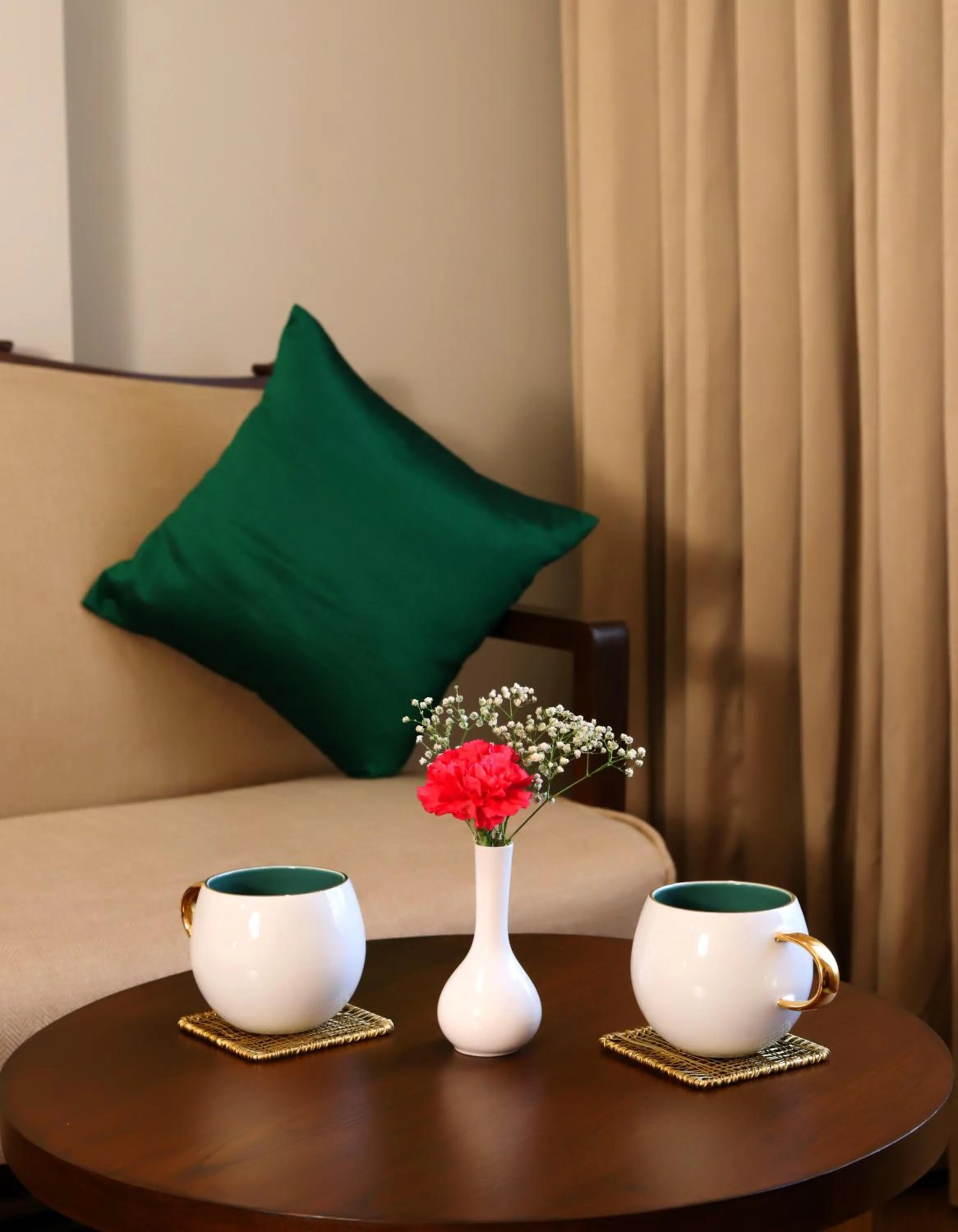 Twin Room  - single occupancy in The Ambassador, Marine Drive, Mumbai