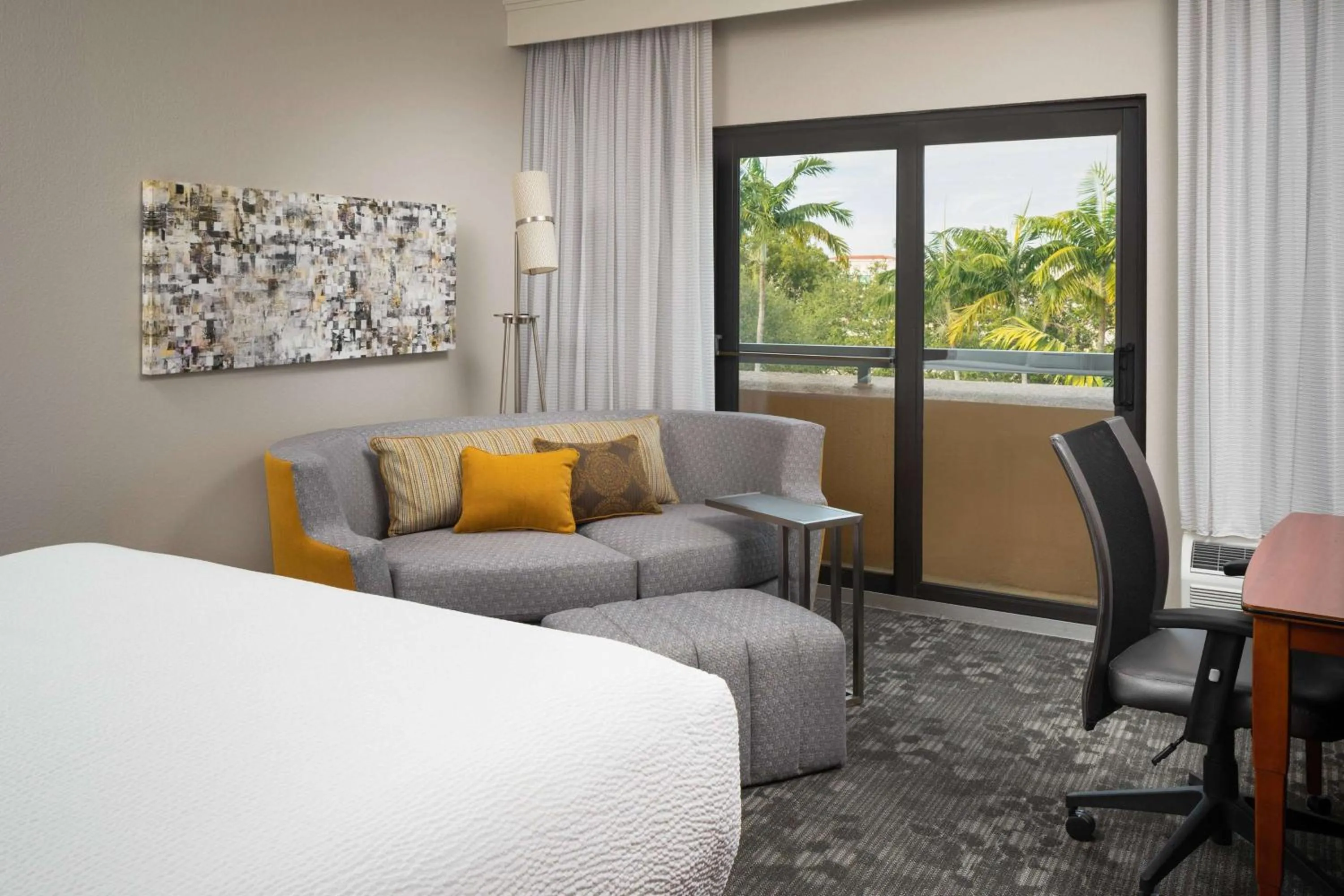 Preferred King with Balcony Pool View in Sonesta Select Miami Lakes