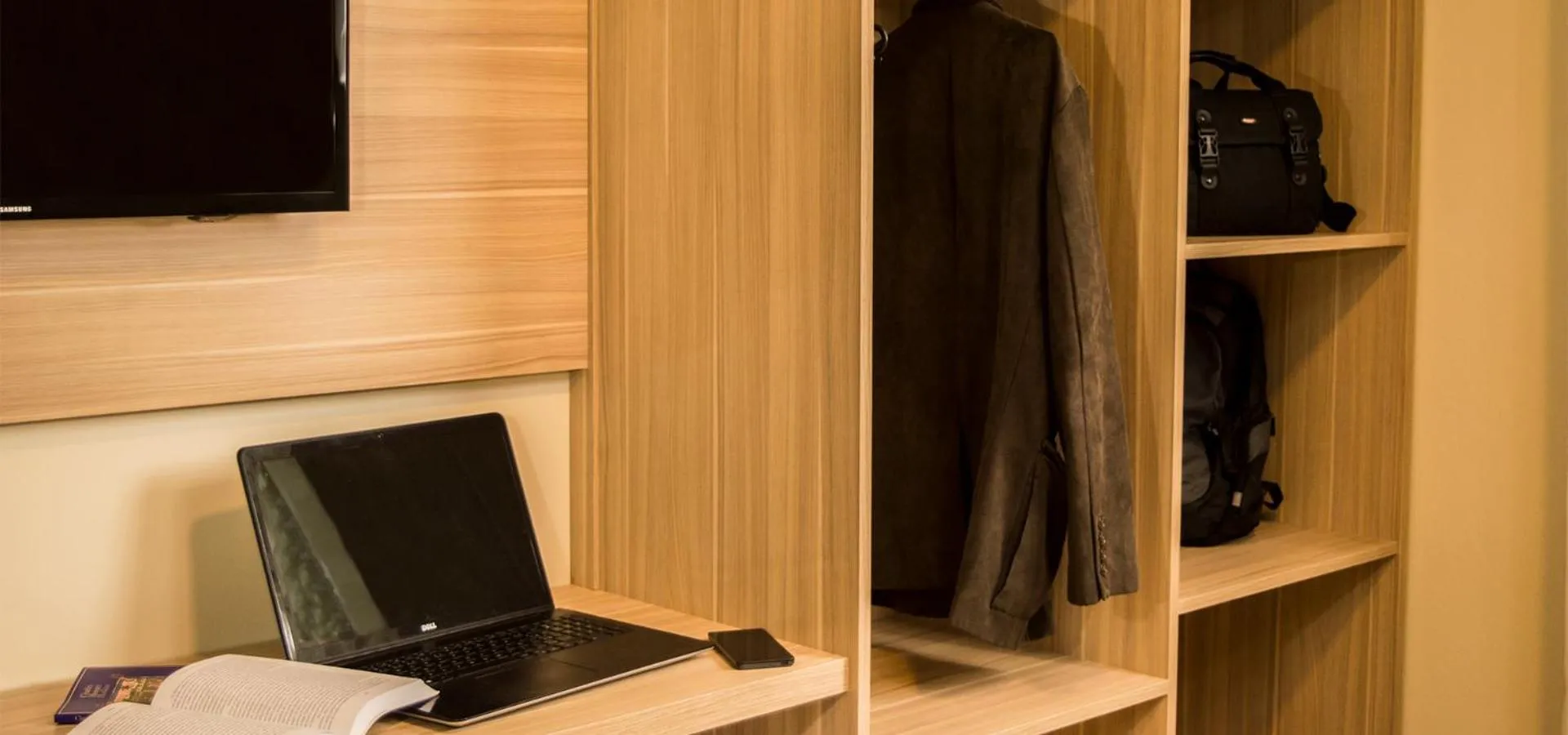 Triple Room with Balcony in Sky Serra Hotel