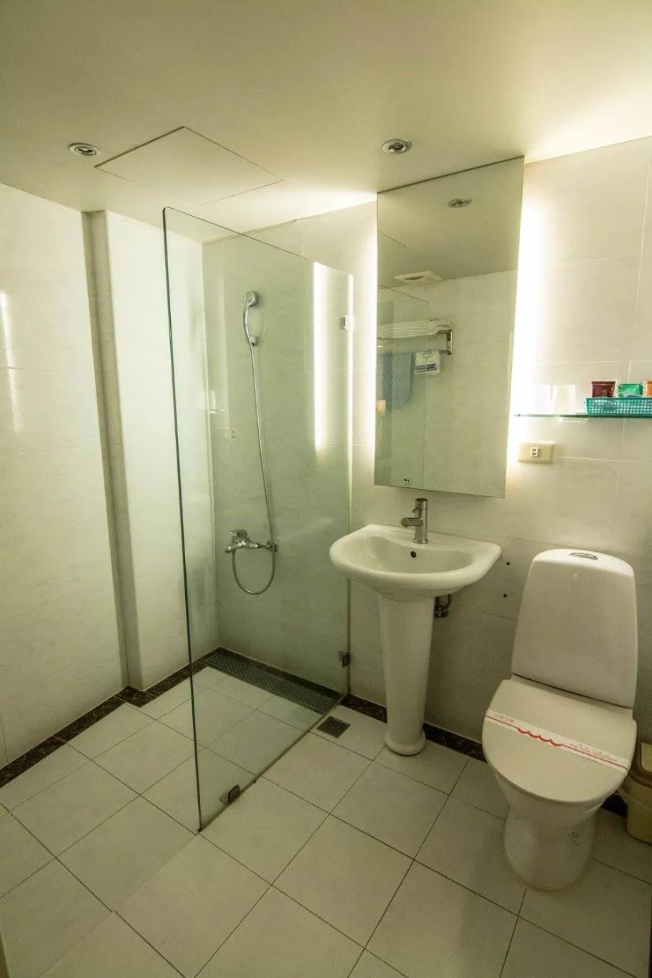 Standard Double Room in Katherine Plaza Hotel