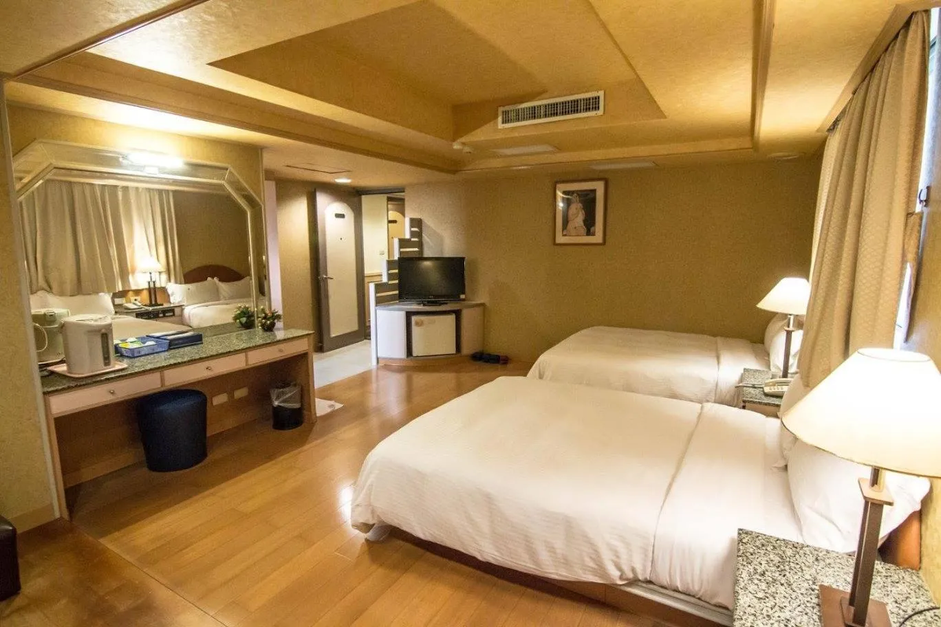 Quadruple Room with Bathroom in Katherine Plaza Hotel