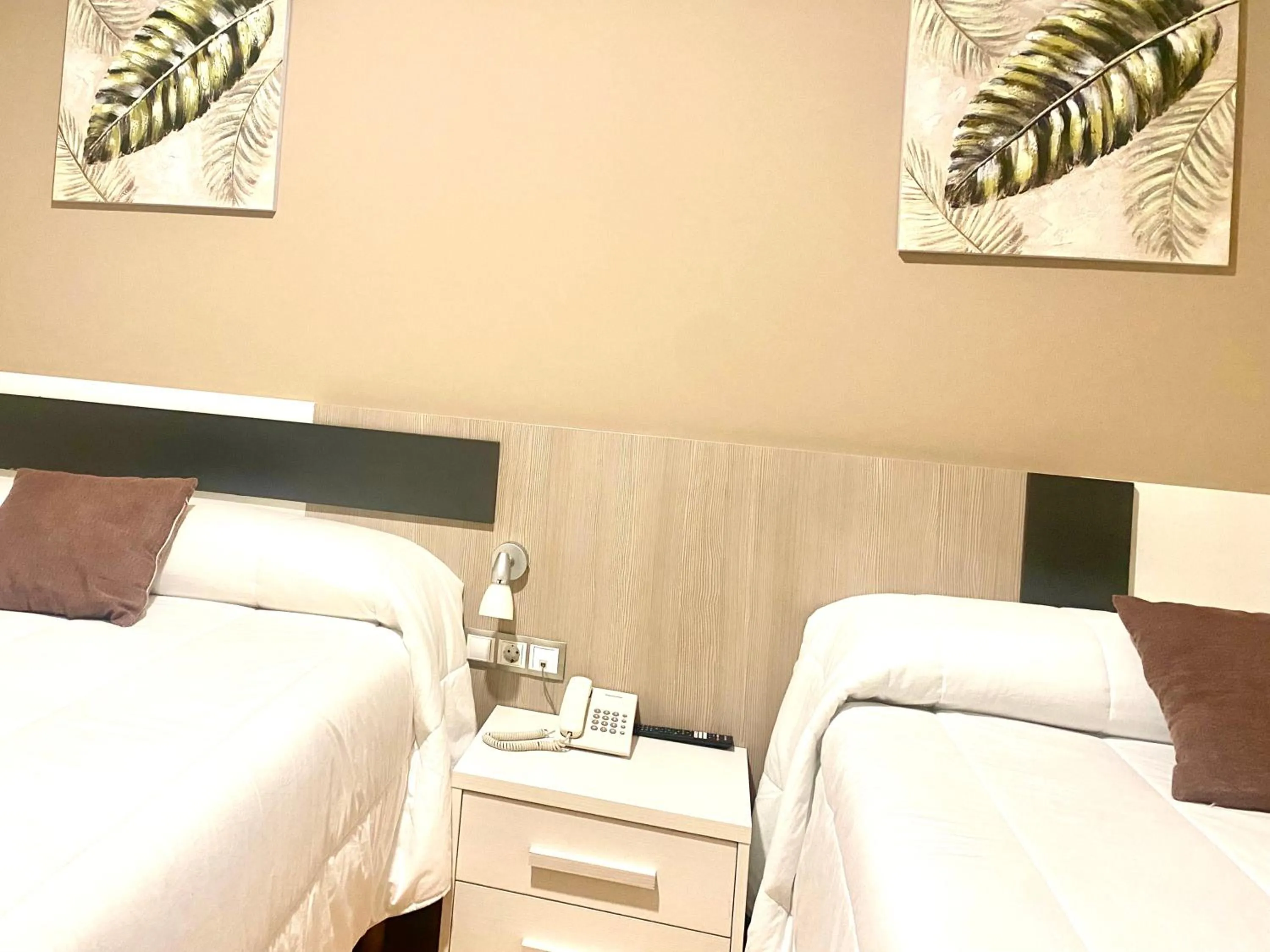 Twin Room with Extra Bed in Hotel Spa Galatea