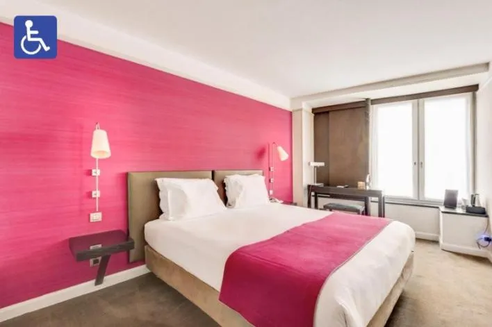 Ground Floor Double room 52 ft² ♿ in Hôtel Duo