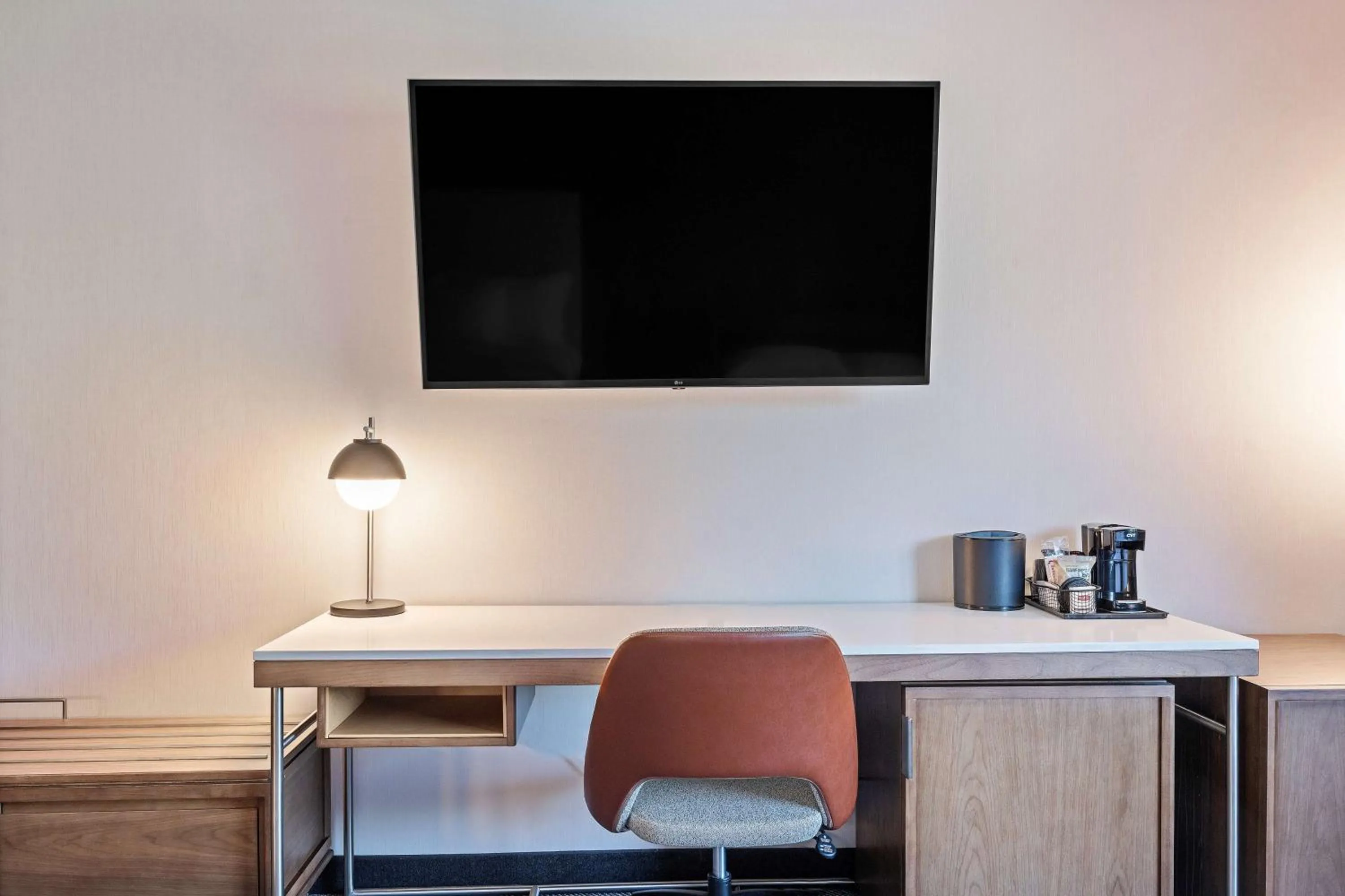 Guestroom Two Queens in Sonesta Select Phoenix Chandler