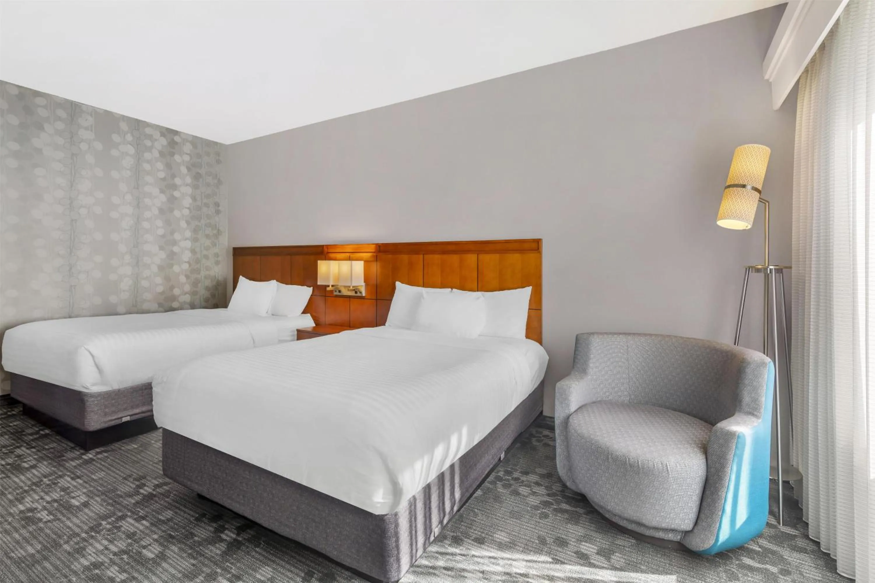 Deluxe Two Queens in Sonesta Select Newport Middletown