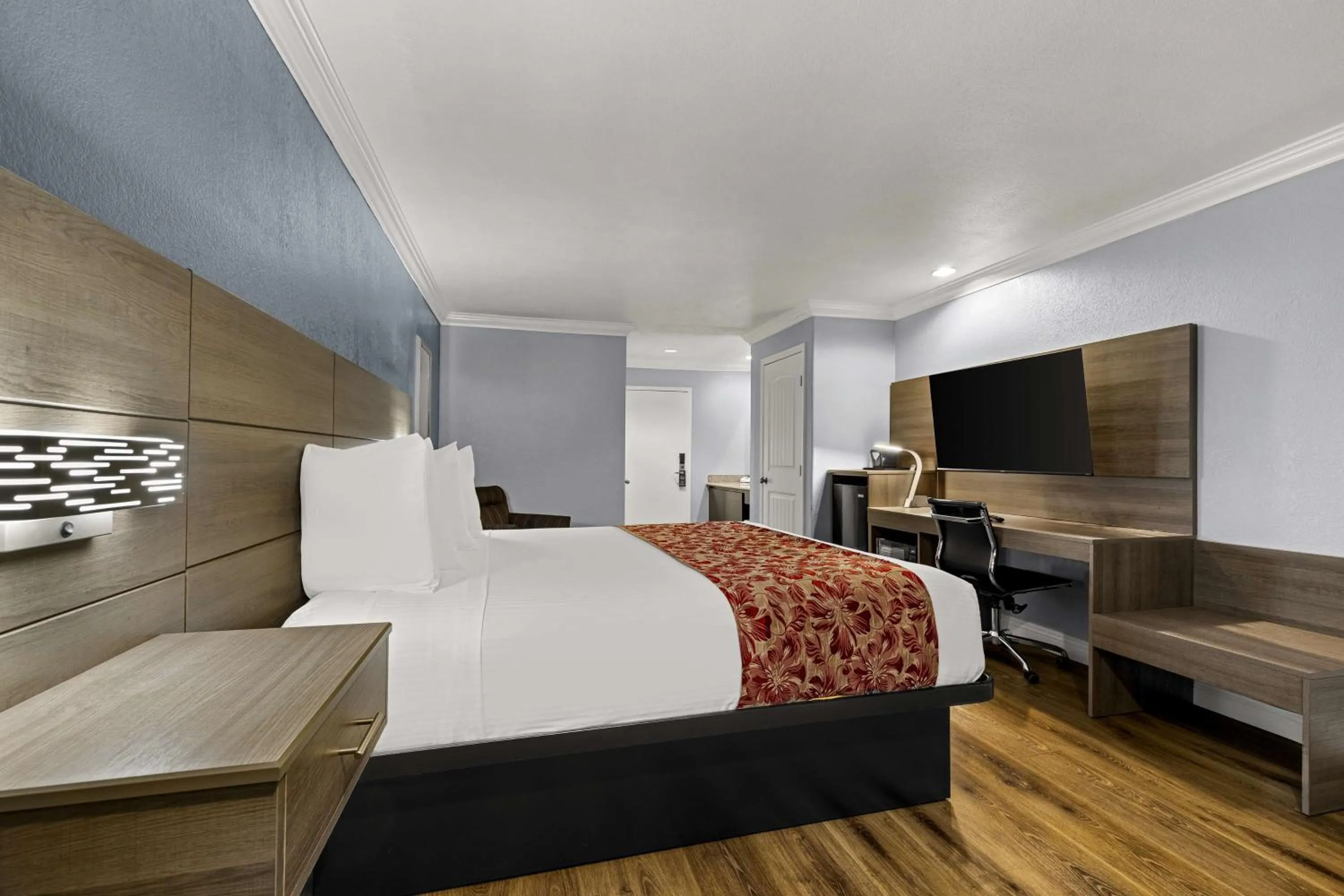 King Room - Non-Smoking in Best Western Moreno Hotel & Suites