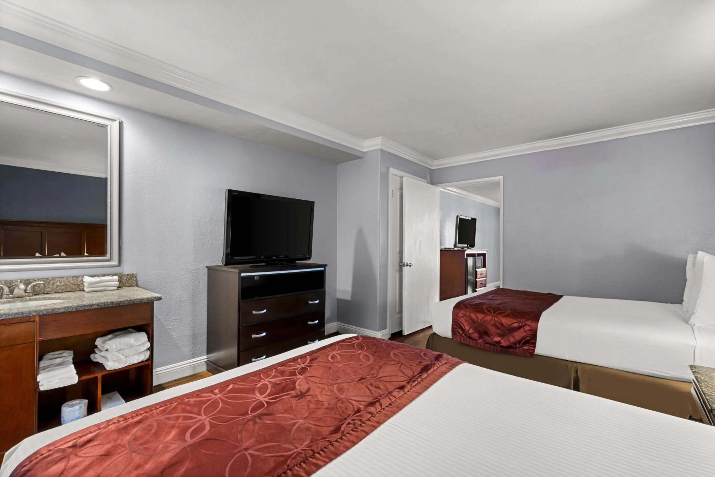Double Room with Two Double Beds and Balcony - Non-Smoking in Best Western Moreno Hotel & Suites