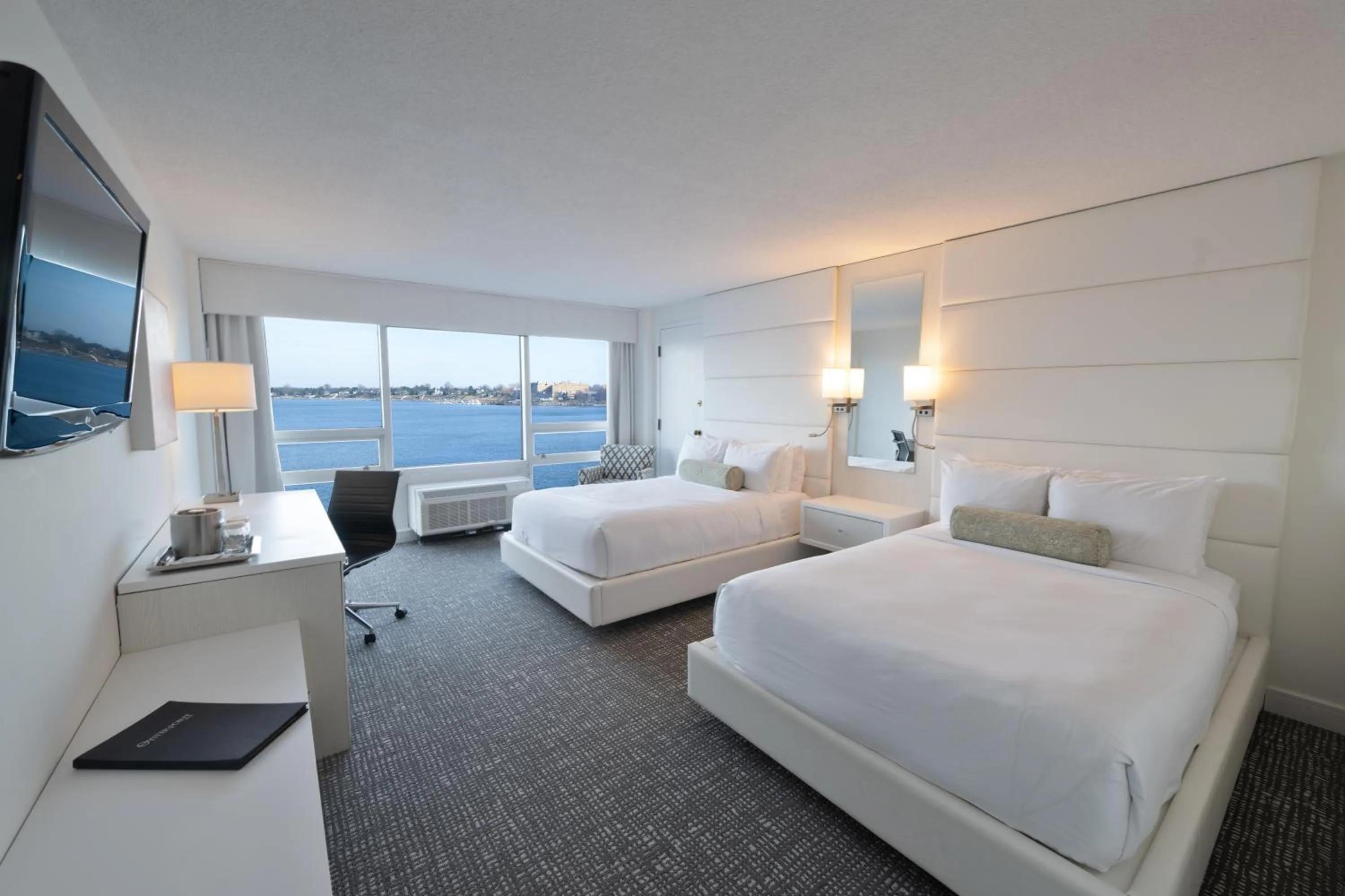 Double Room with Two Double Beds and River View in Oyster Point Hotel