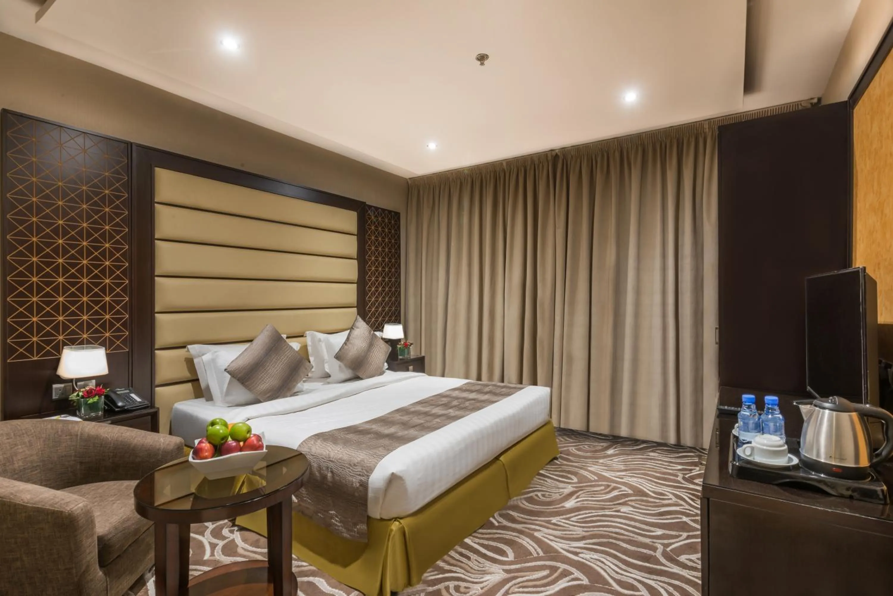 Deluxe Double Room in Naviti Warwick Al Khobar