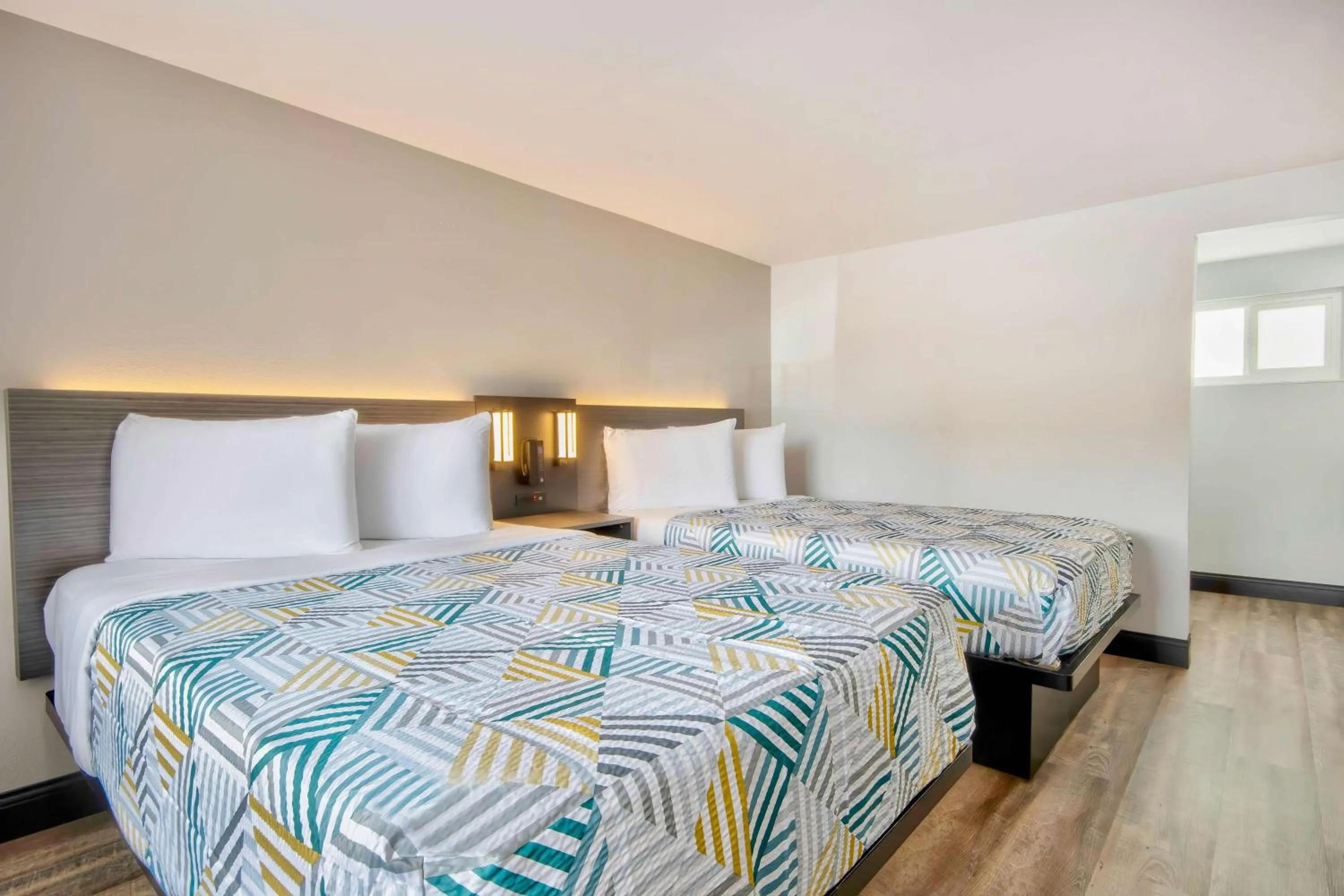 Two-Bedroom Suite - Non-Smoking in Studio 6 Eureka CA Old Town