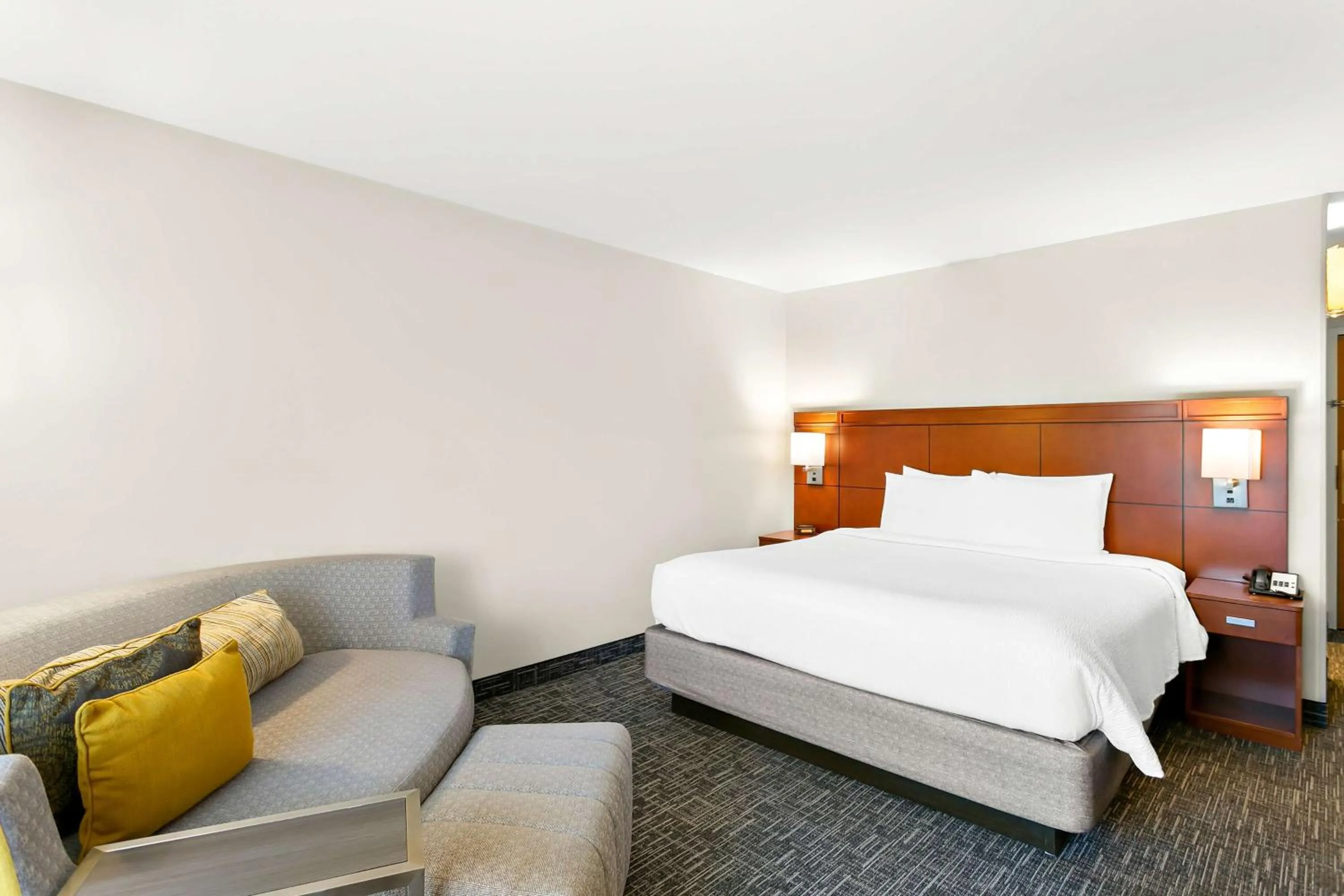 King Room in Sonesta Select Greenbelt College Park