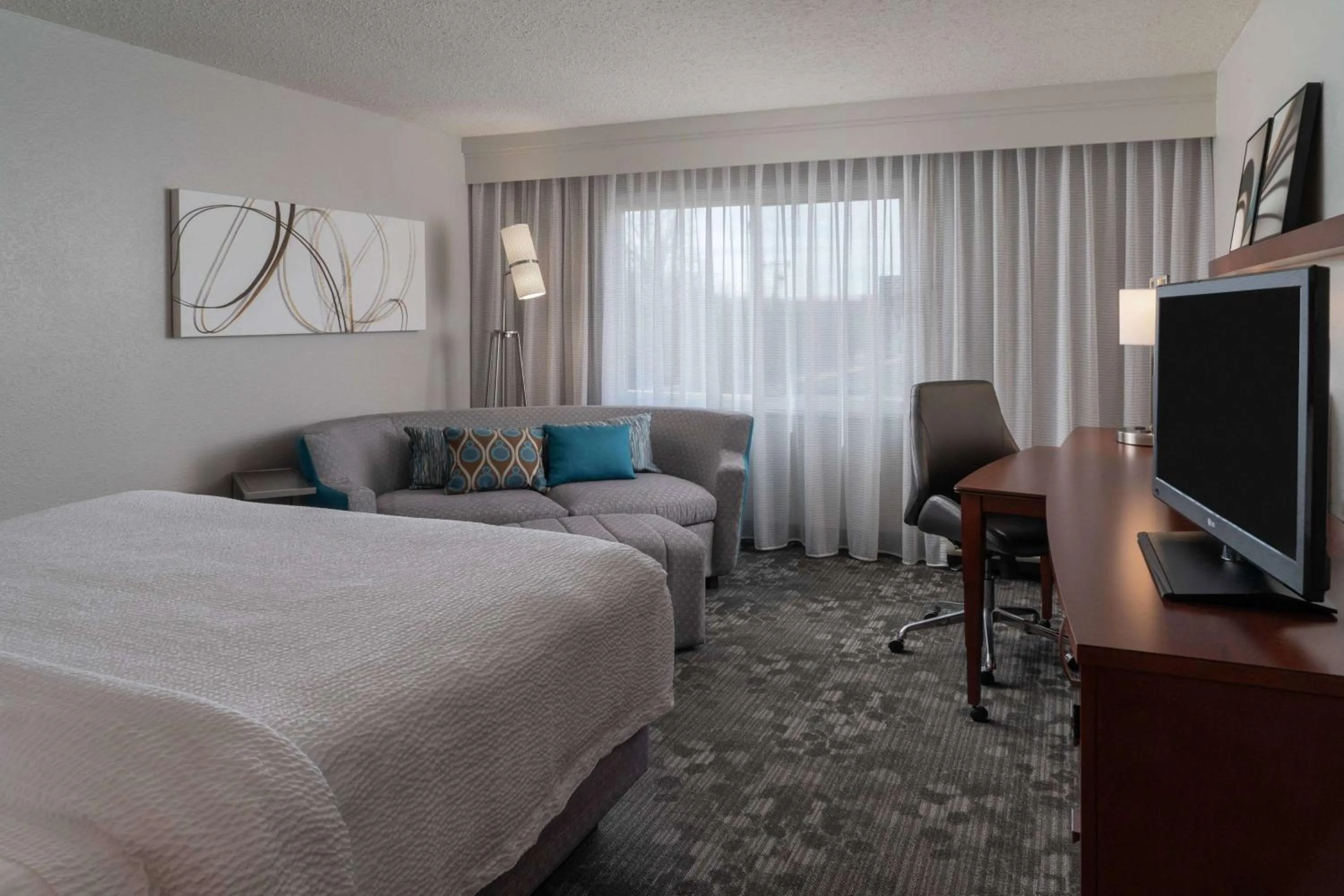Deluxe King Room - Hearing Accessible  in Sonesta Select Chattanooga Hamilton Place