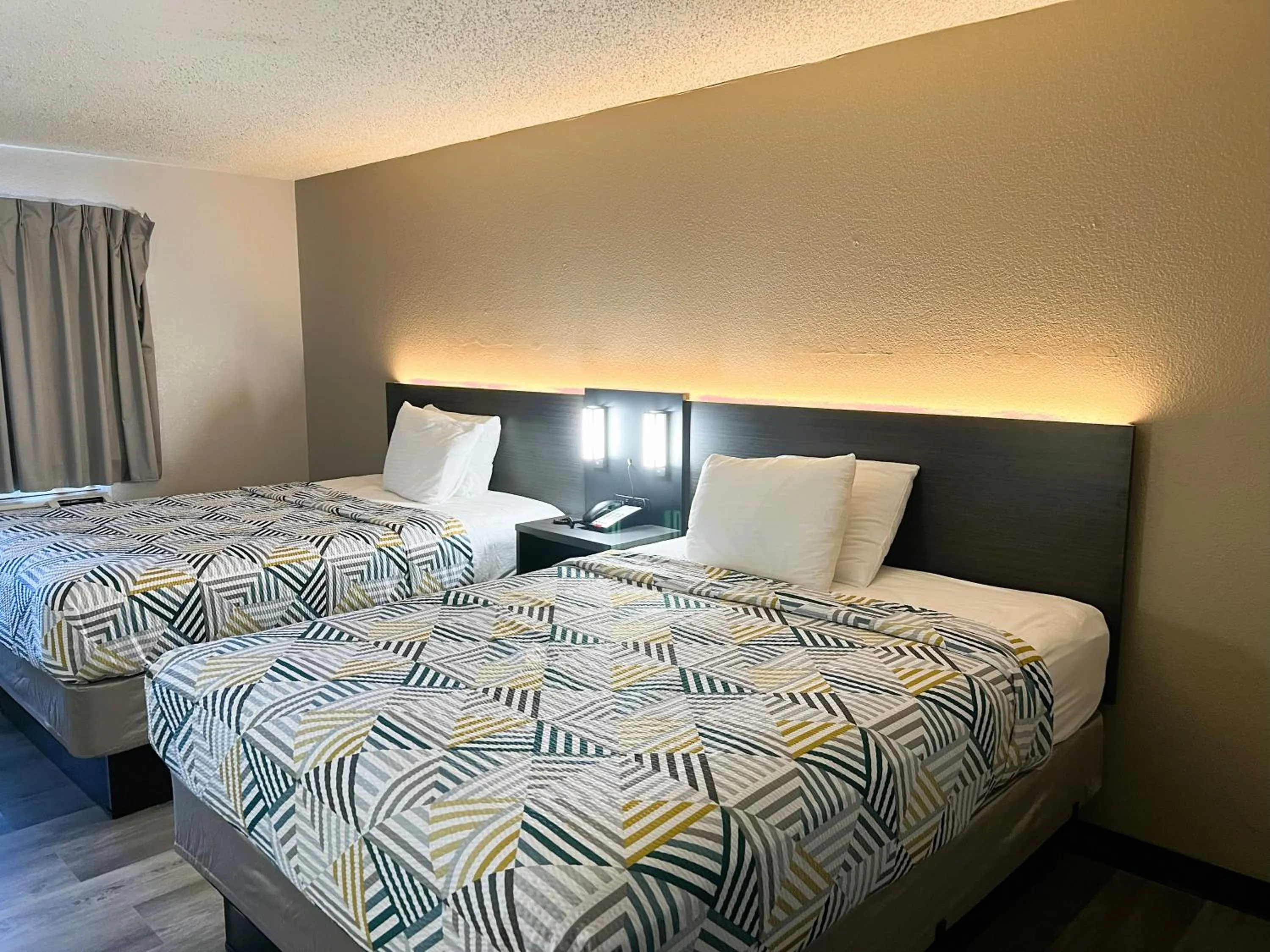 Queen Room with Two Queen Beds - Non-Smoking in Motel 6 Tulsa, OK Airport