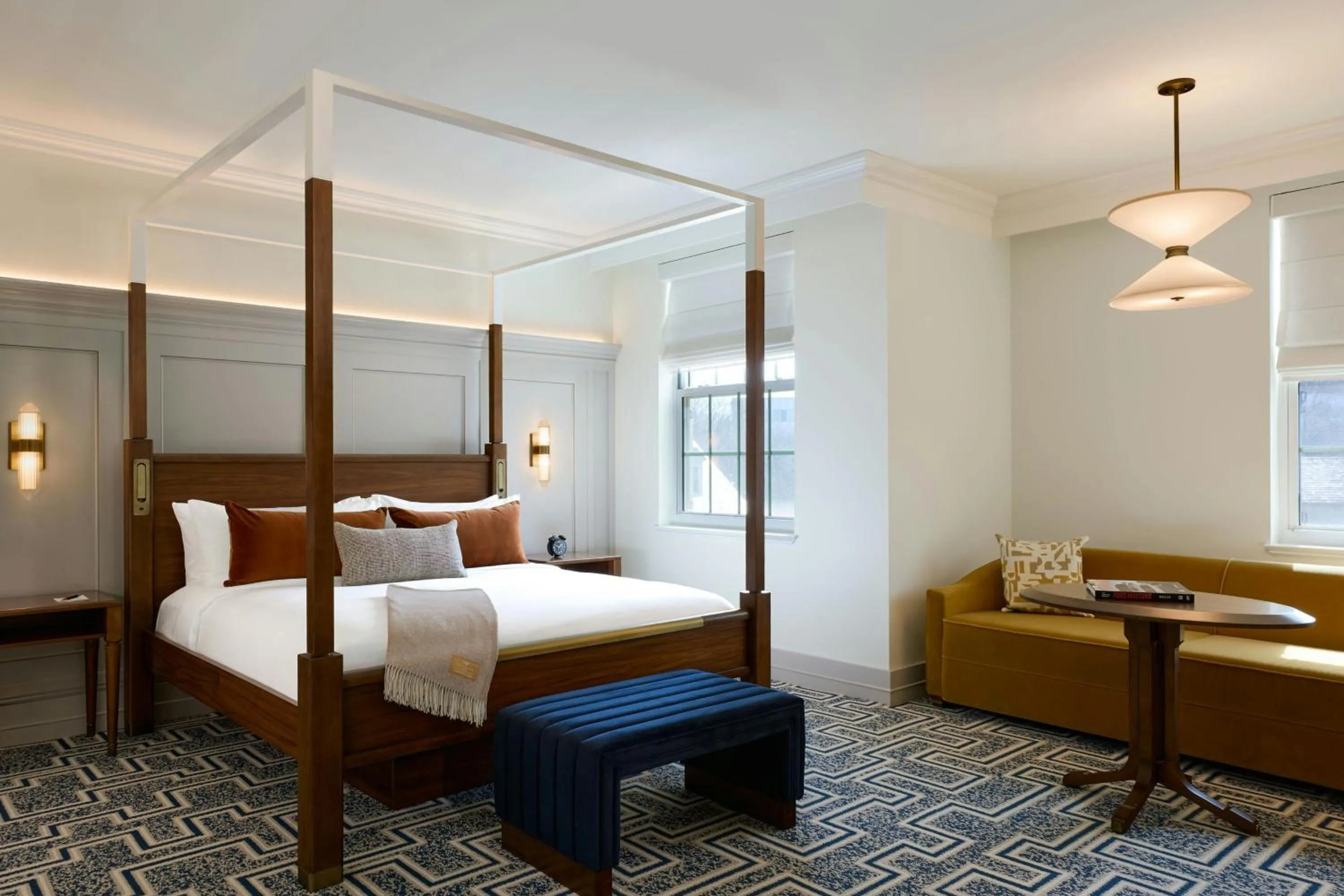 Deluxe King Room in Dearborn Inn, Autograph Collection