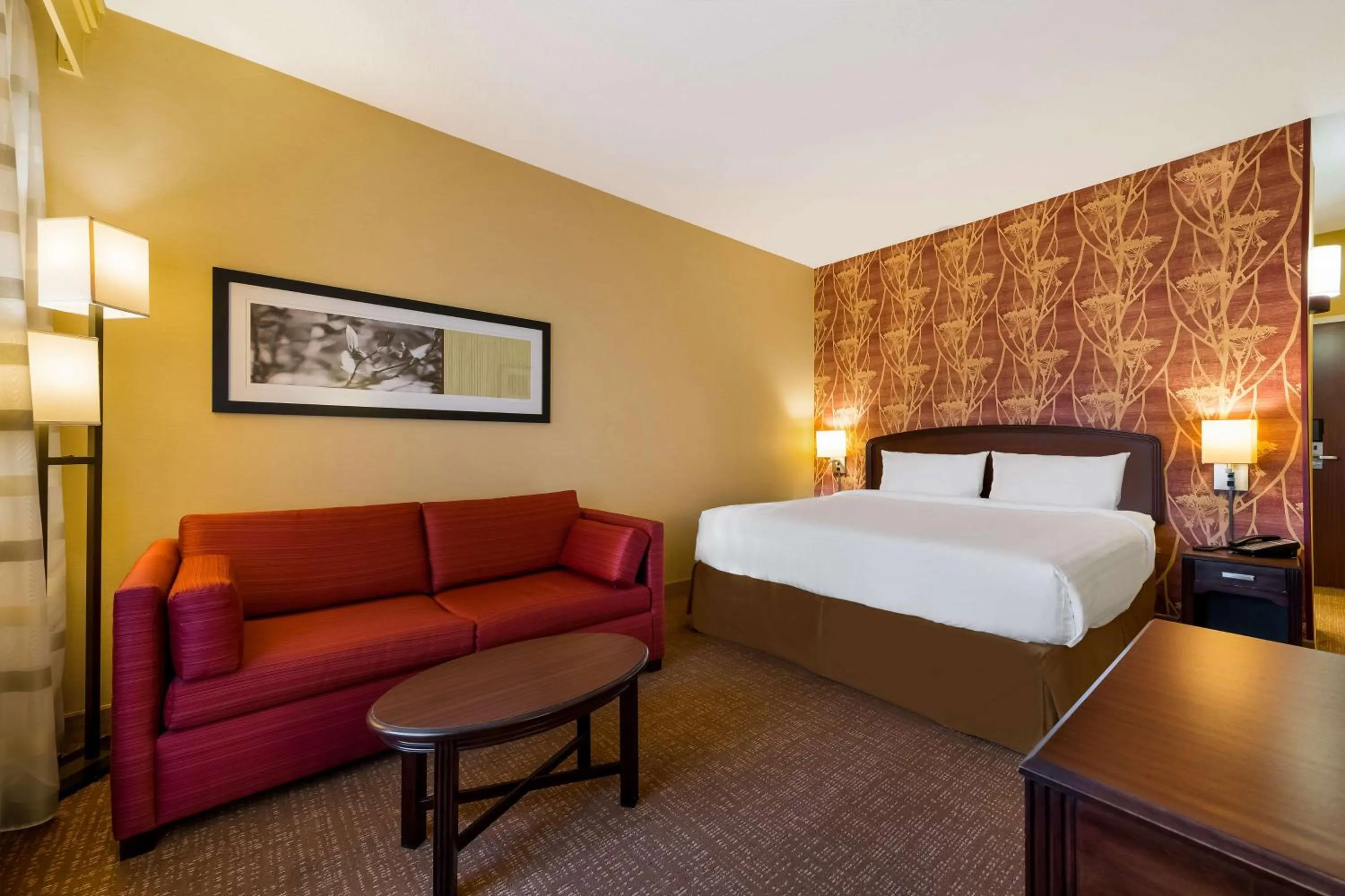 King Room with Sofabed in Sonesta Select Detroit Novi