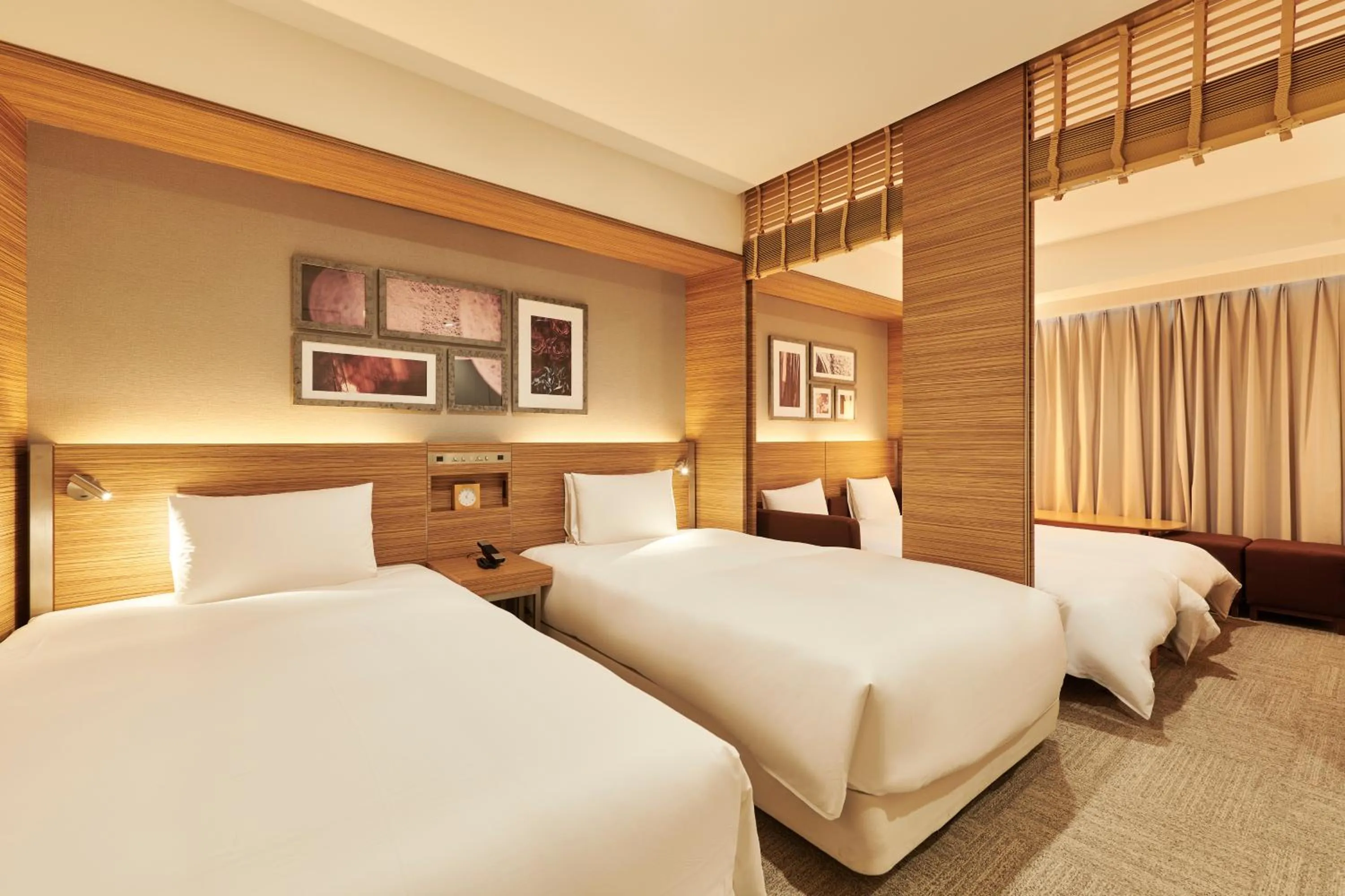 CROSS FLOOR - Deluxe Twin Room (2 Beds + Sofa Bed) with Lounge Access in Cross Hotel Sapporo