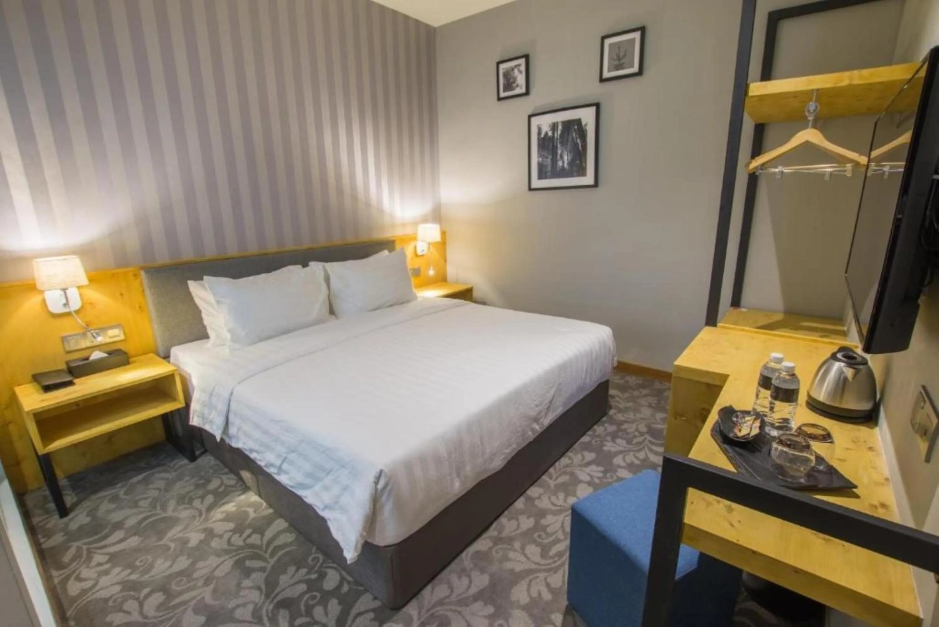 King Room with Balcony in Redpine Boutique Hotel