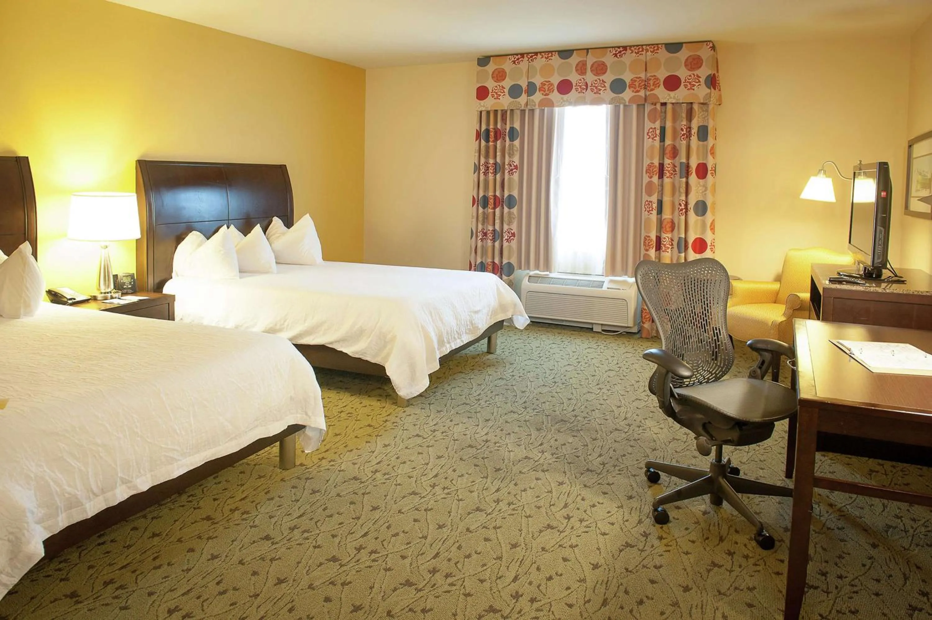 Queen Room with Two Queen Beds and Accessible Tub - Mobility Access in Hilton Garden Inn Pensacola Airport/Medical Center