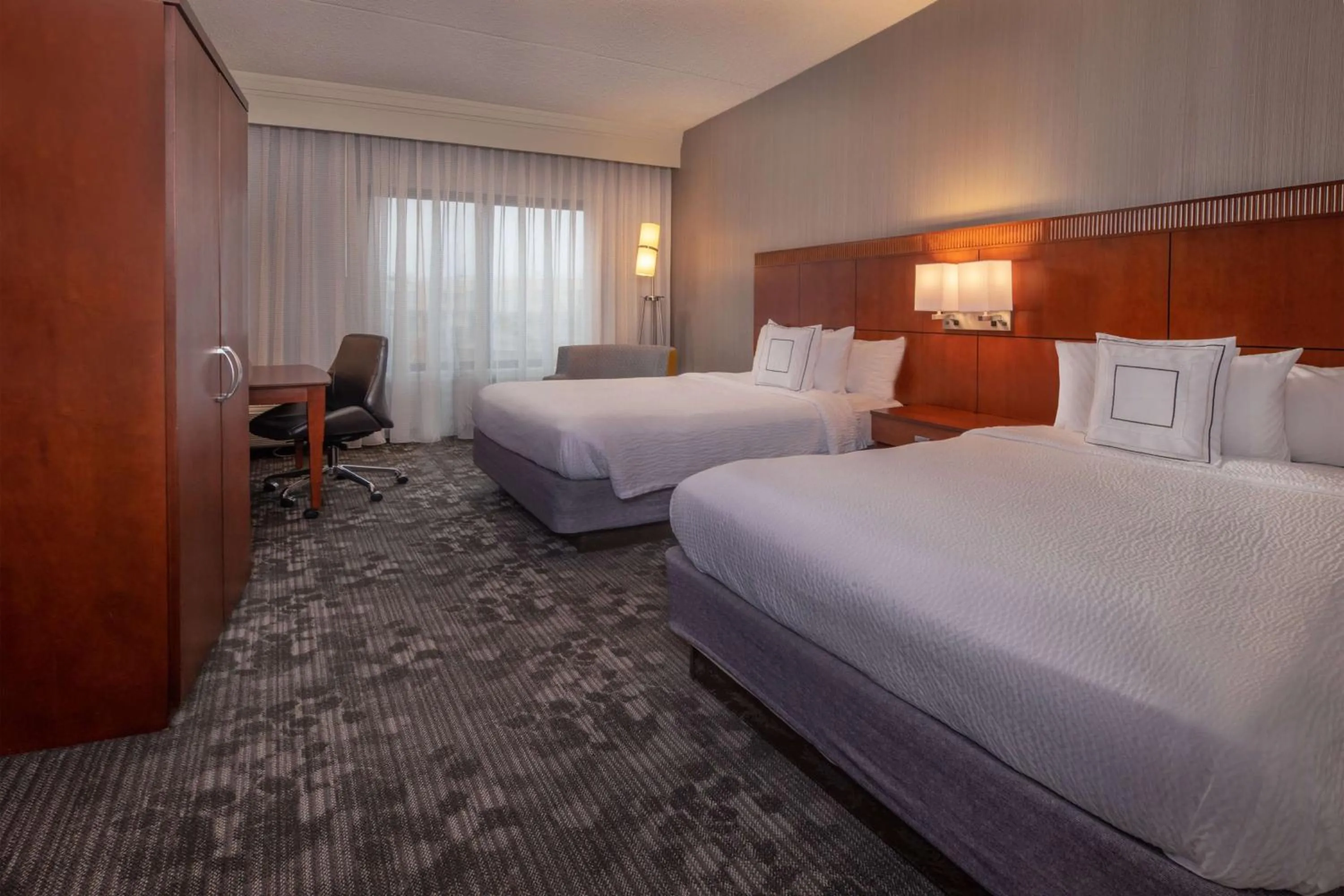 Deluxe Queen Room with Two Queen Beds in Sonesta Select Newark Christiana Mall