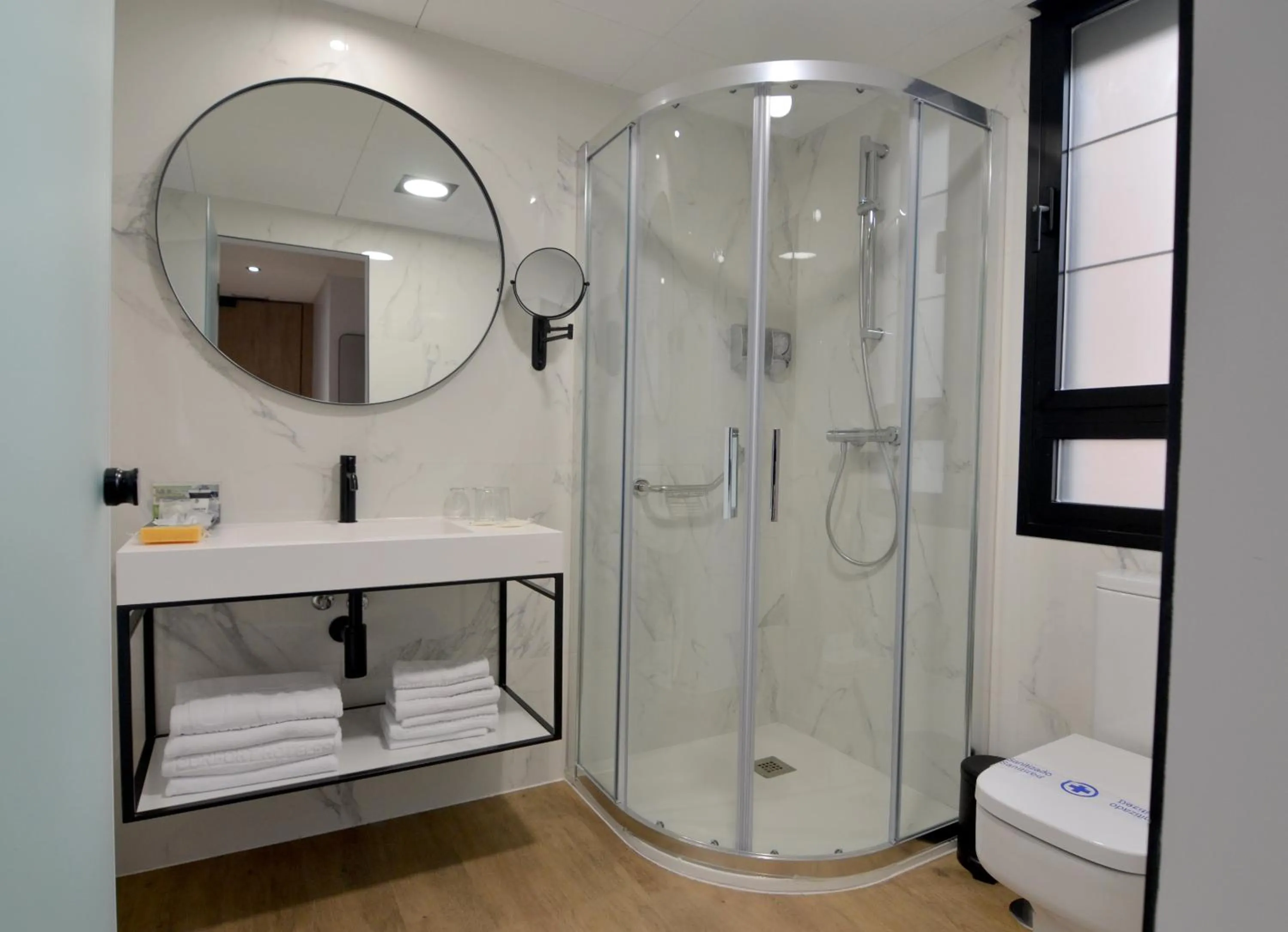 Double Room with Extra Bed in UVE Marcenado