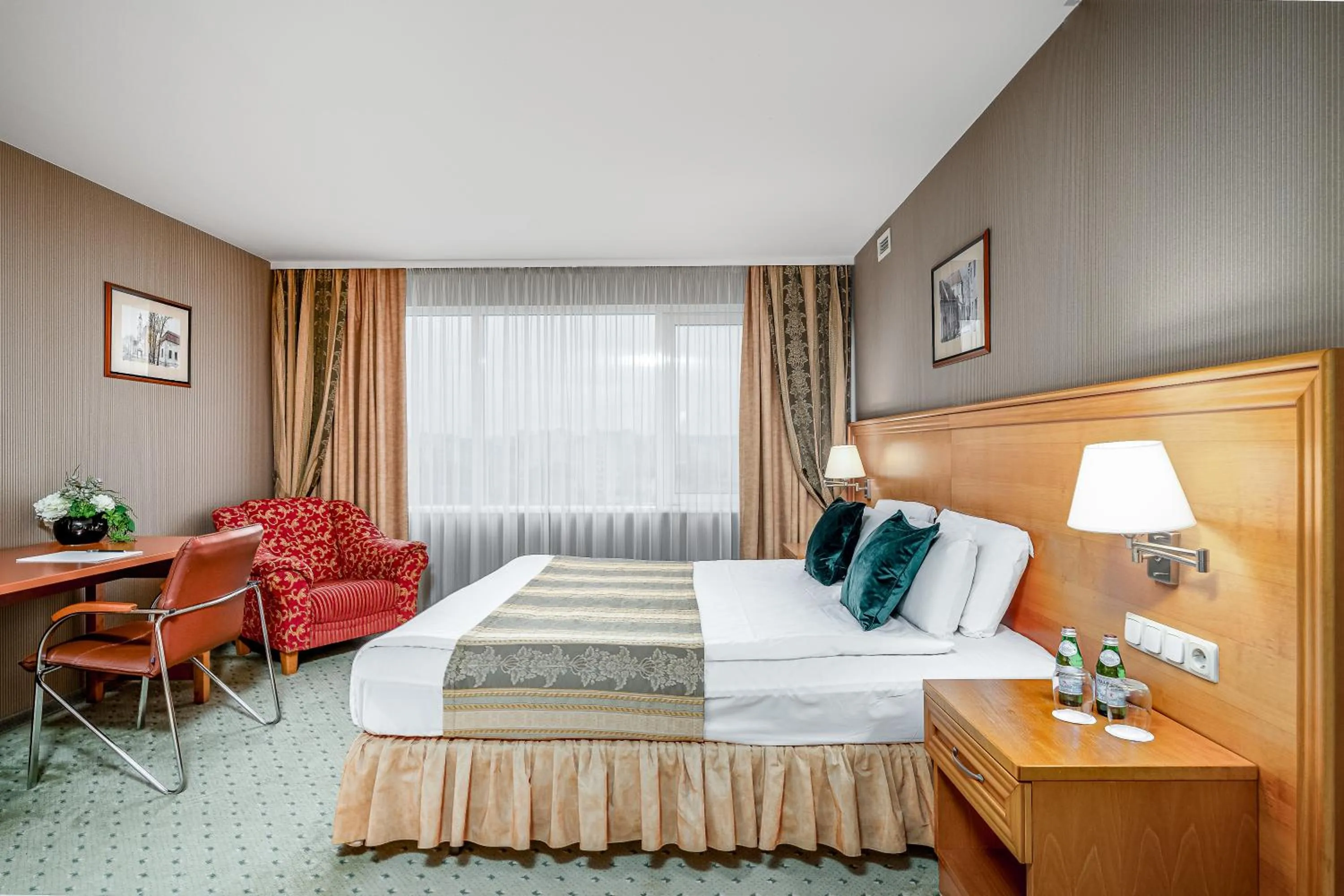 Executive Double Room in VILNIUS PARK PLAZA HOTEL, Restaurant & Terrace, Panorama Bar, Conference & Banquet Center